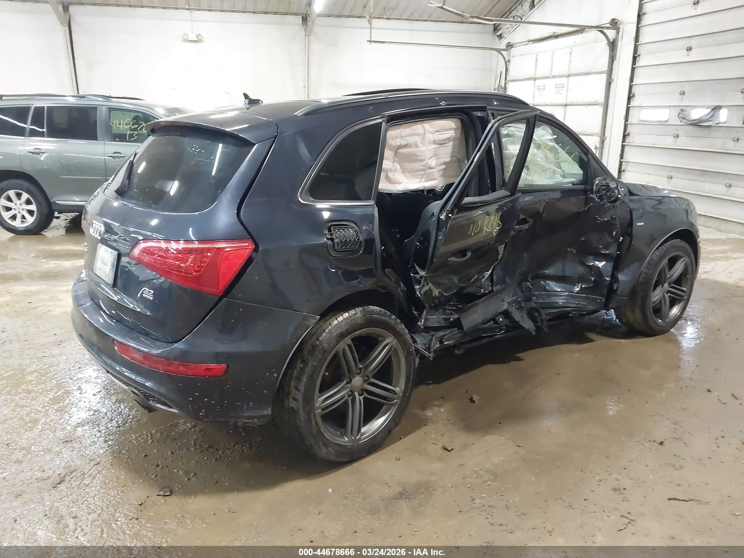 2012 Audi Q5 3.2 Premium Plus Dark Blue vin: WA1DKAFP4CA083981