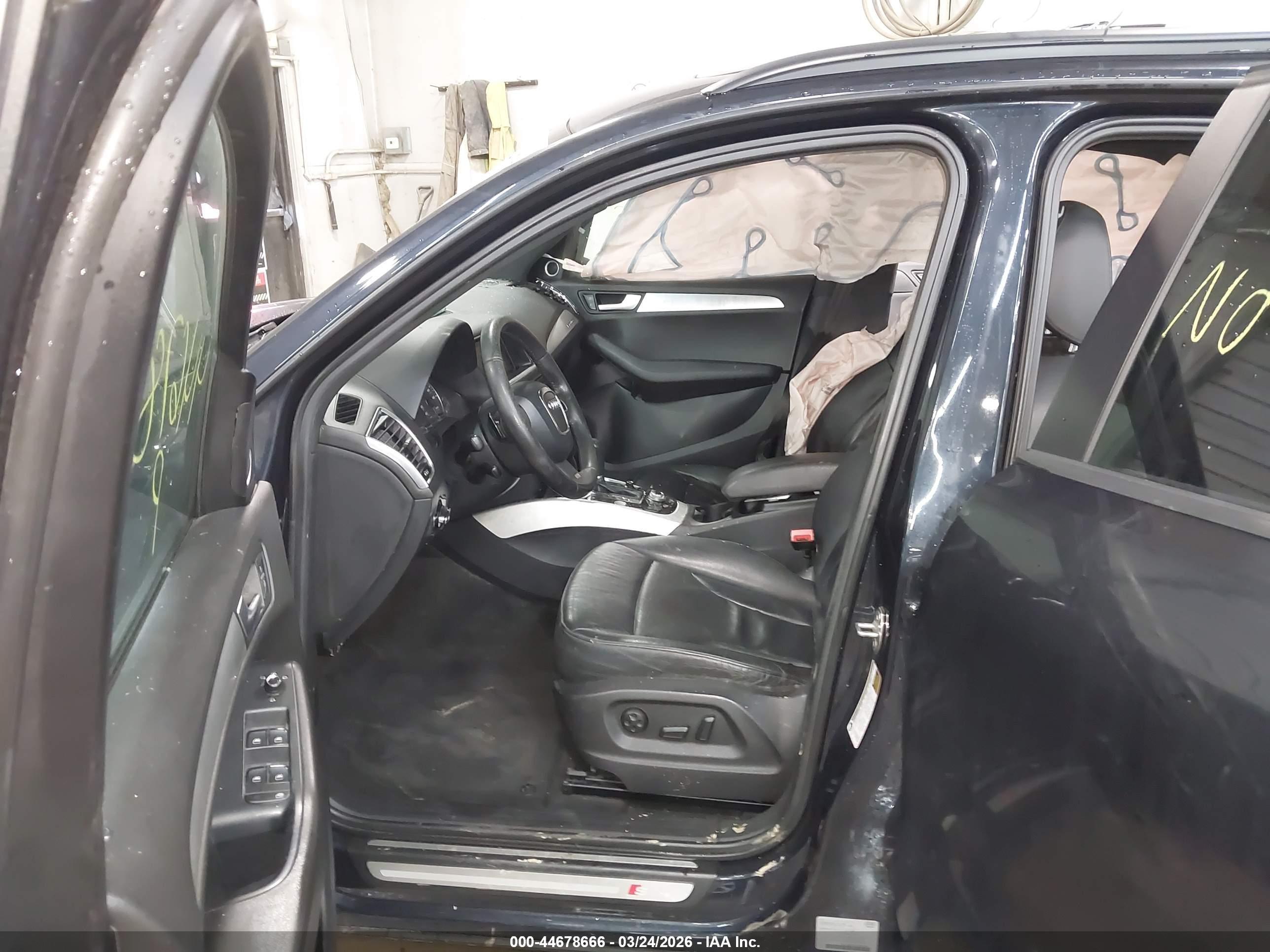 2012 Audi Q5 3.2 Premium Plus Dark Blue vin: WA1DKAFP4CA083981