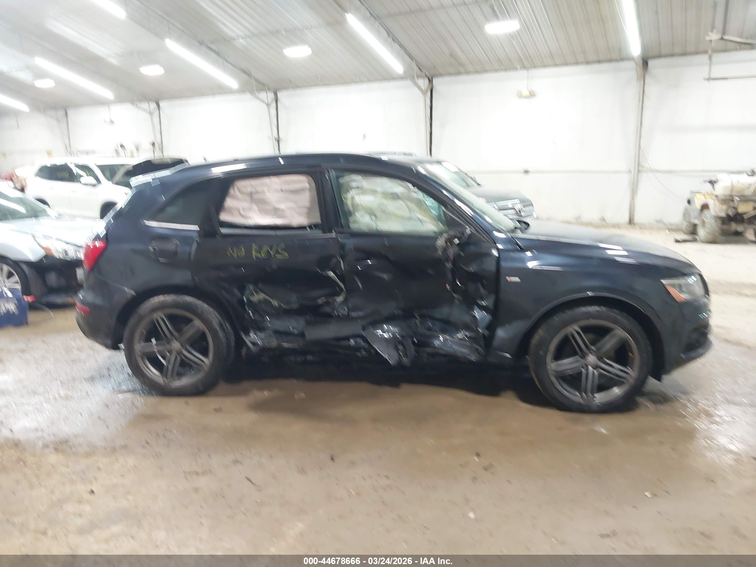 2012 Audi Q5 3.2 Premium Plus Dark Blue vin: WA1DKAFP4CA083981