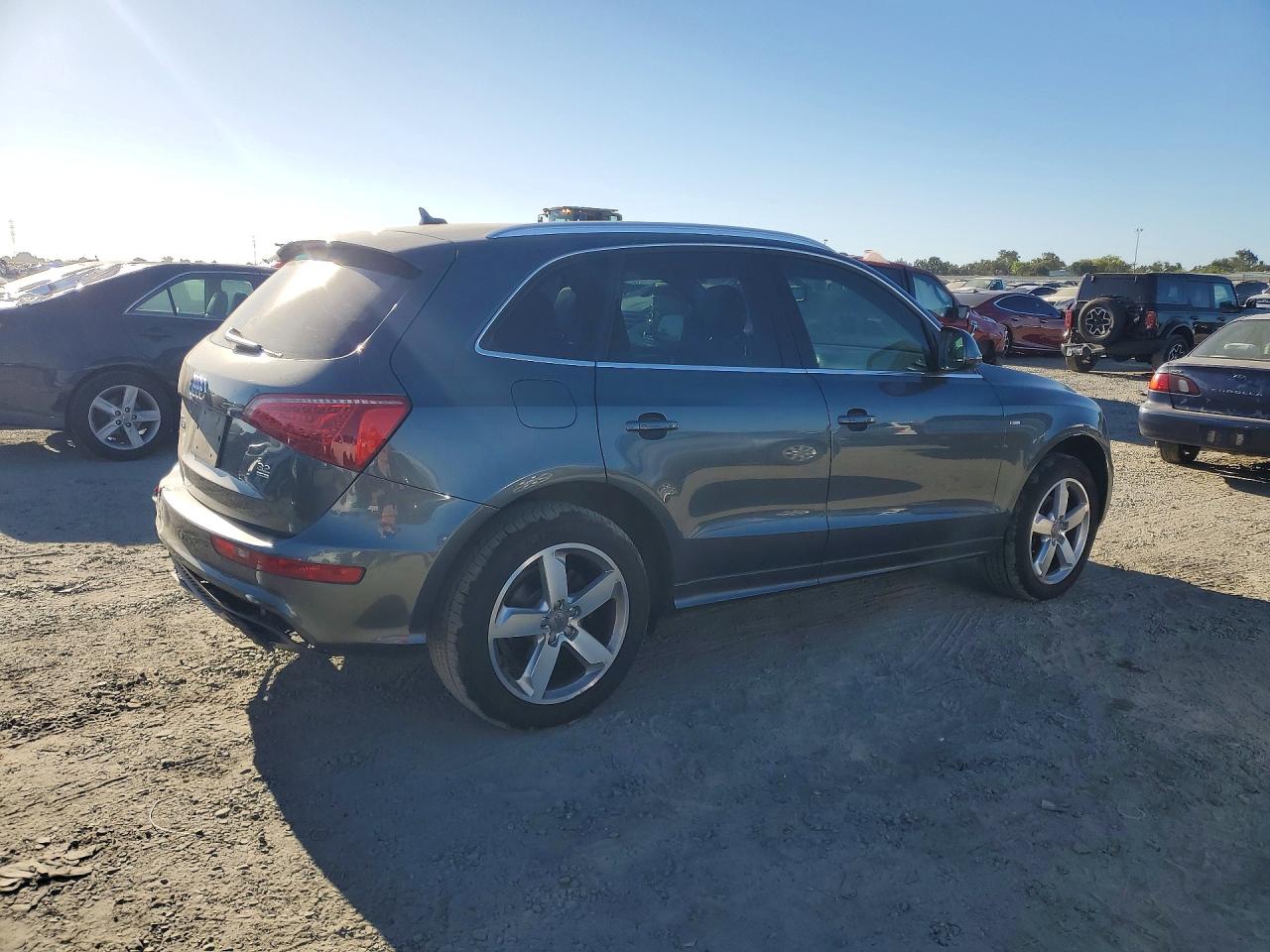 2012 Audi Q5 Premium Plus Gray vin: WA1DKAFP4CA087626
