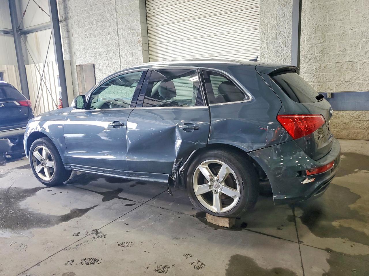 2011 Audi Q5 Premium Plus Gray vin: WA1DKAFP5BA109552