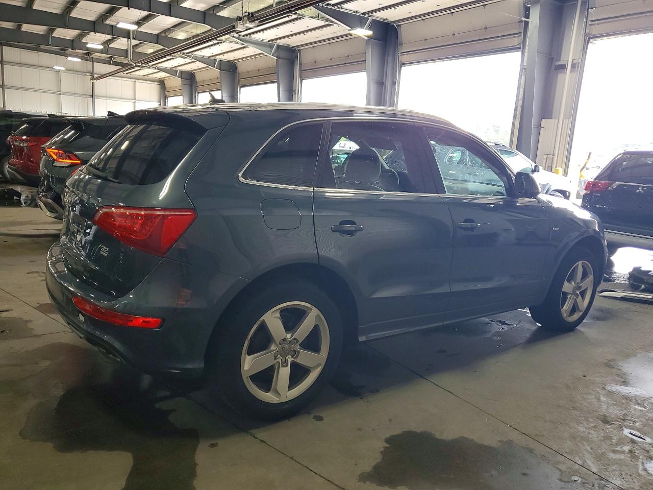 2011 Audi Q5 Premium Plus Gray vin: WA1DKAFP5BA109552
