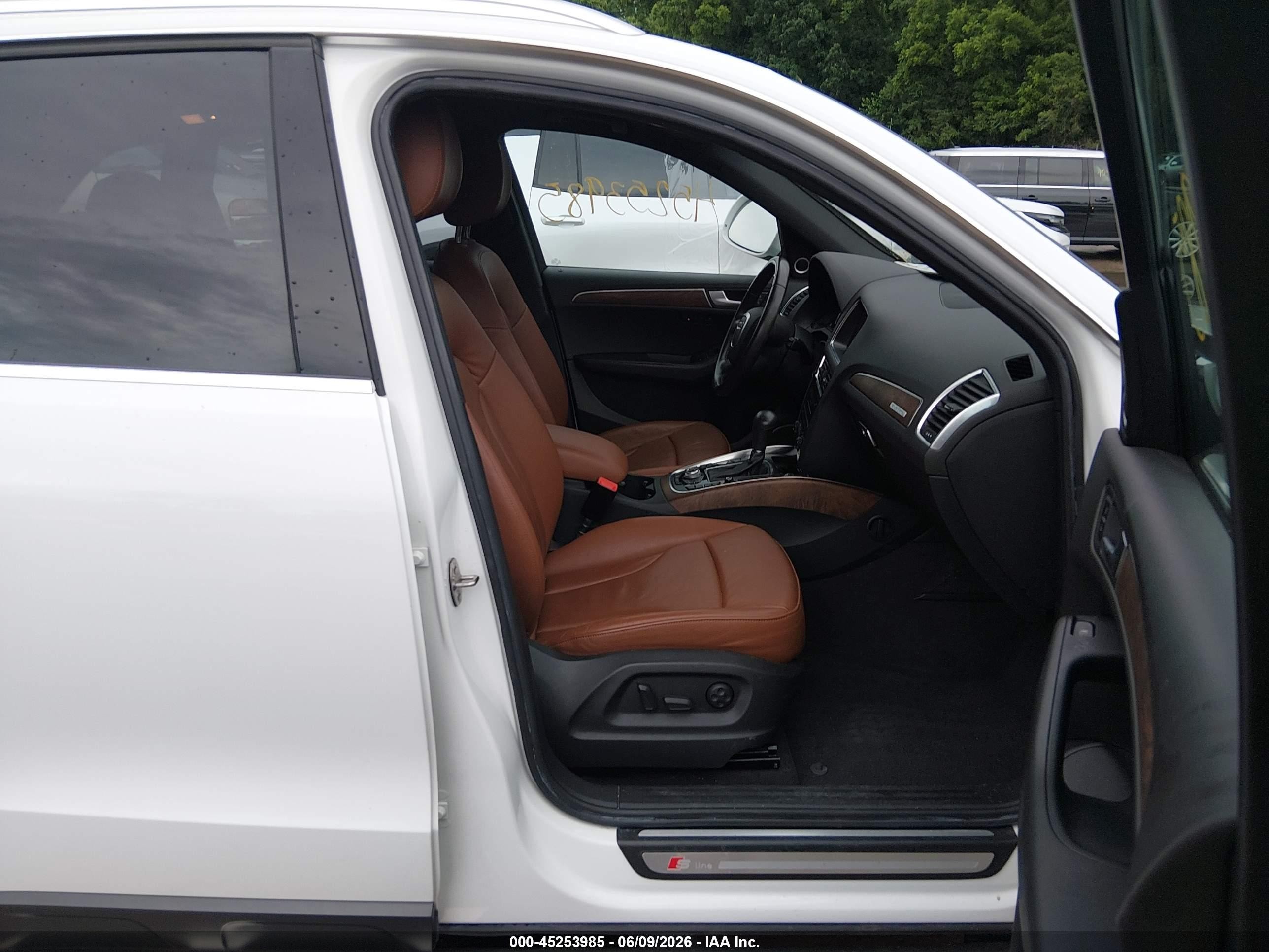 2012 Audi Q5 3.2 Premium Plus White vin: WA1DKAFP5CA060838