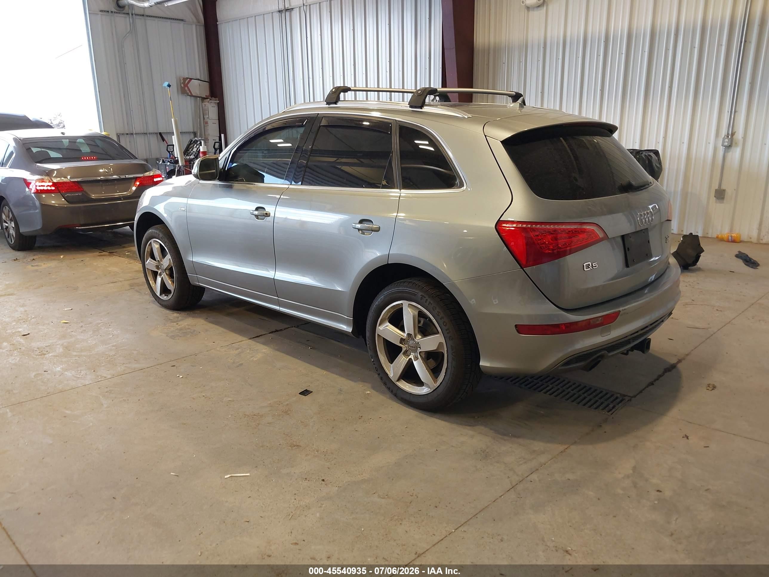 2011 Audi Q5 3.2 Premium Plus Silver vin: WA1DKAFP6BA001330