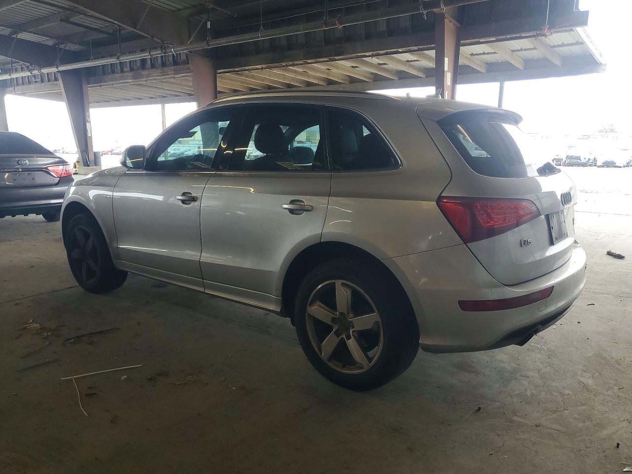 2011 Audi Q5 Premium Plus Gray vin: WA1DKAFP6BA037955