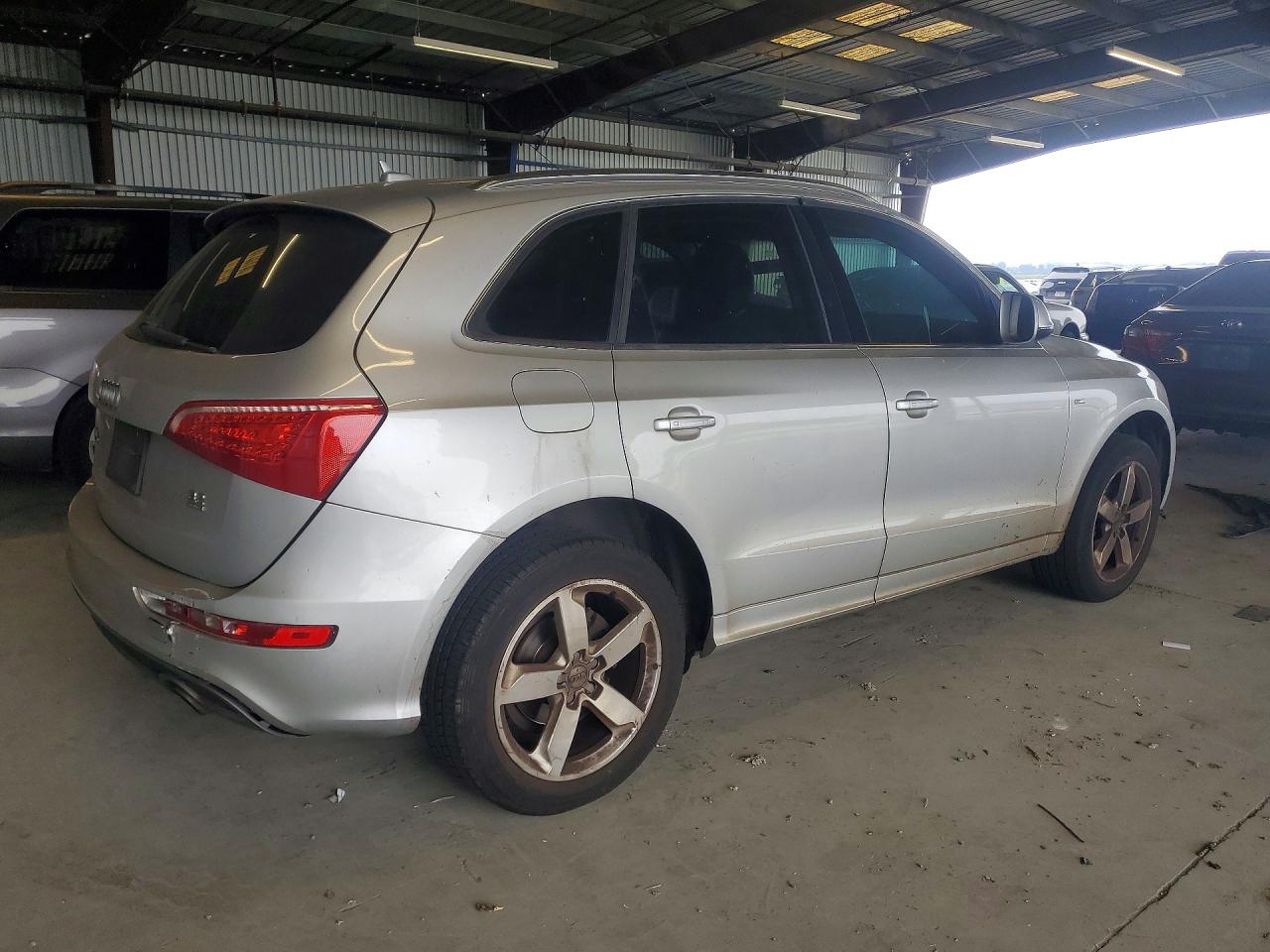 2011 Audi Q5 Premium Plus Gray vin: WA1DKAFP6BA037955