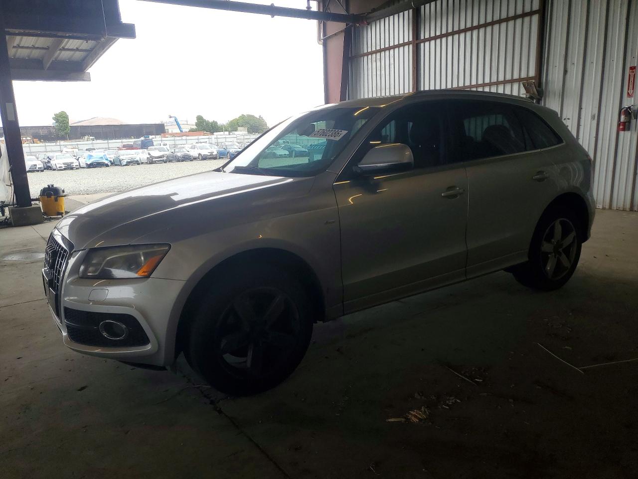 2011 Audi Q5 Premium Plus Gray vin: WA1DKAFP6BA037955