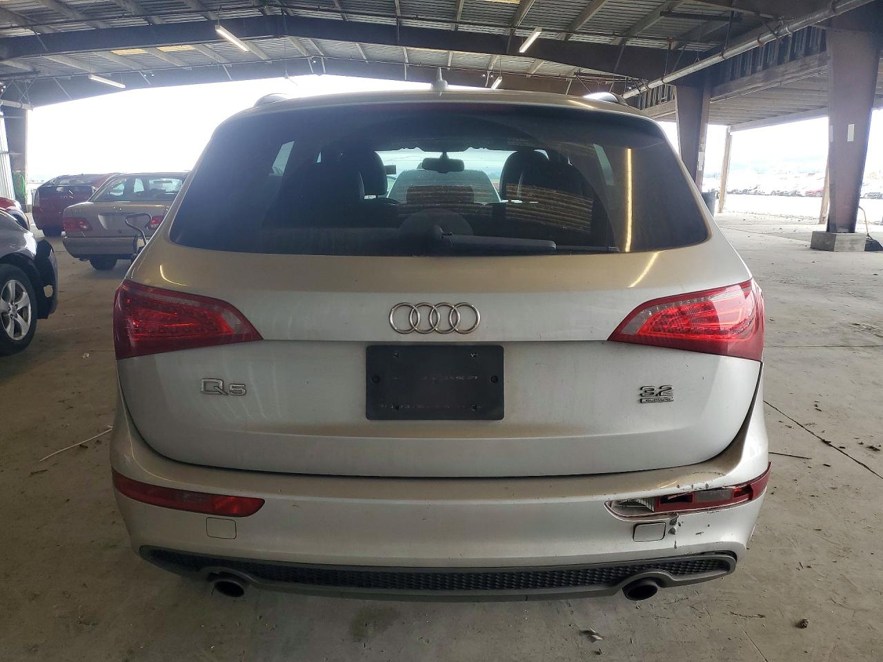 2011 Audi Q5 Premium Plus Gray vin: WA1DKAFP6BA037955