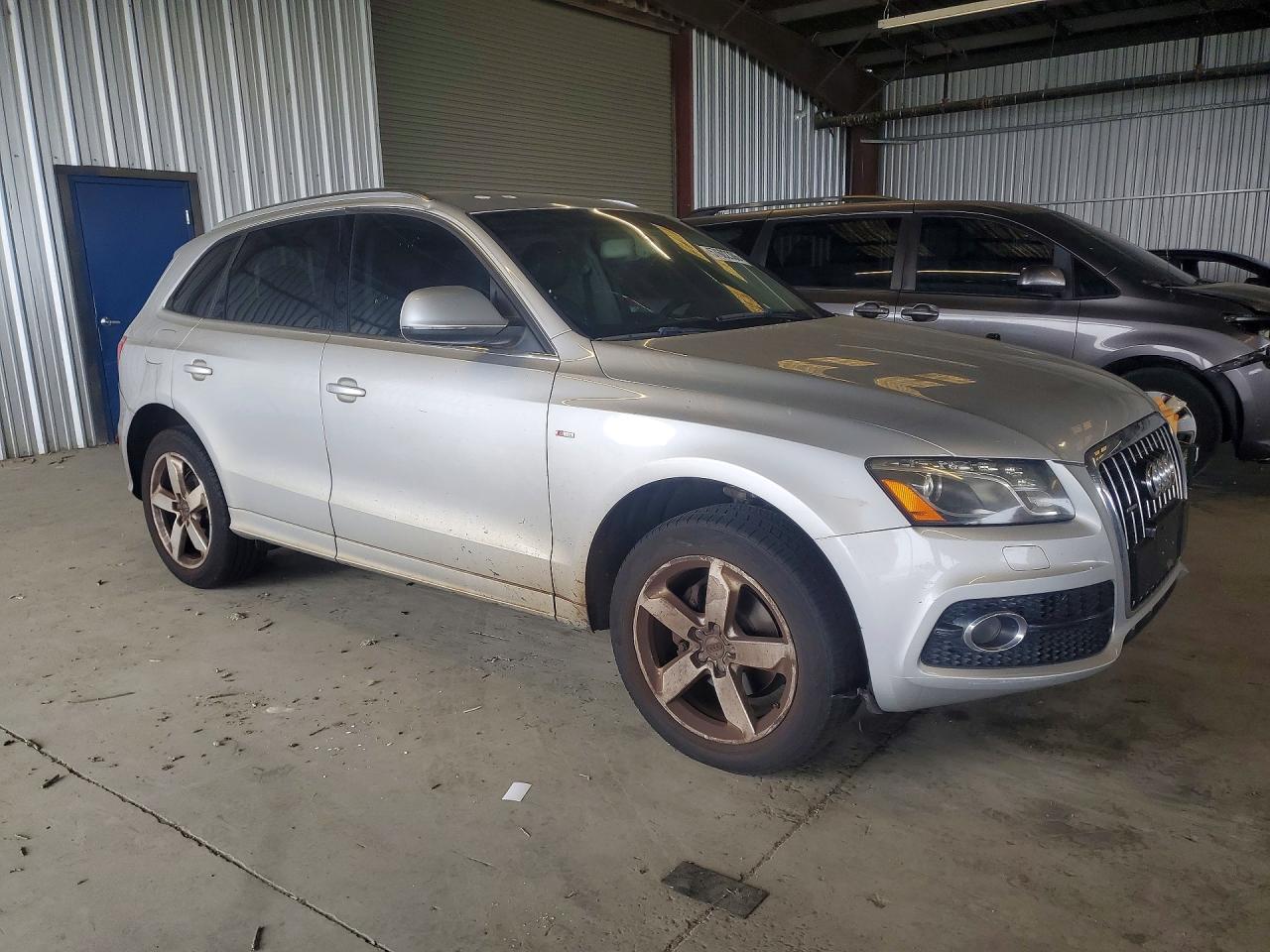 2011 Audi Q5 Premium Plus Gray vin: WA1DKAFP6BA037955