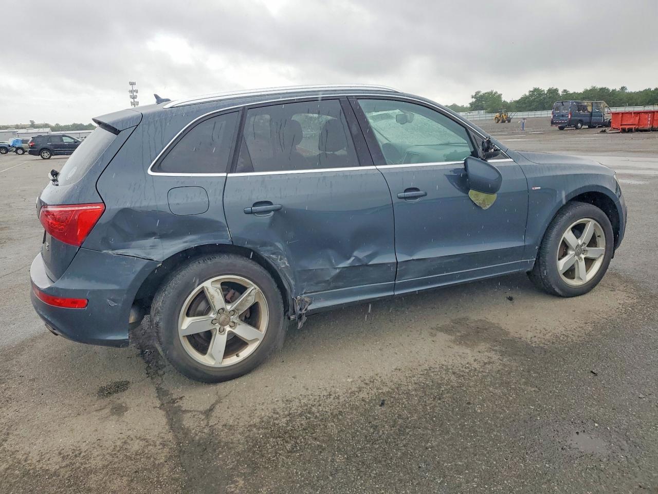 2011 Audi Q5 Premium Plus Gray vin: WA1DKAFP8BA080144