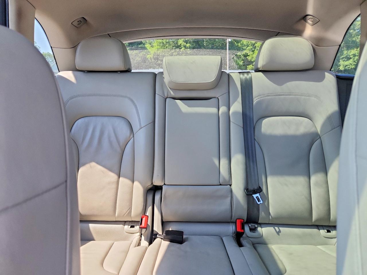 2012 Audi Q5 Premium Plus Серый vin: WA1DKAFP8CA035156
