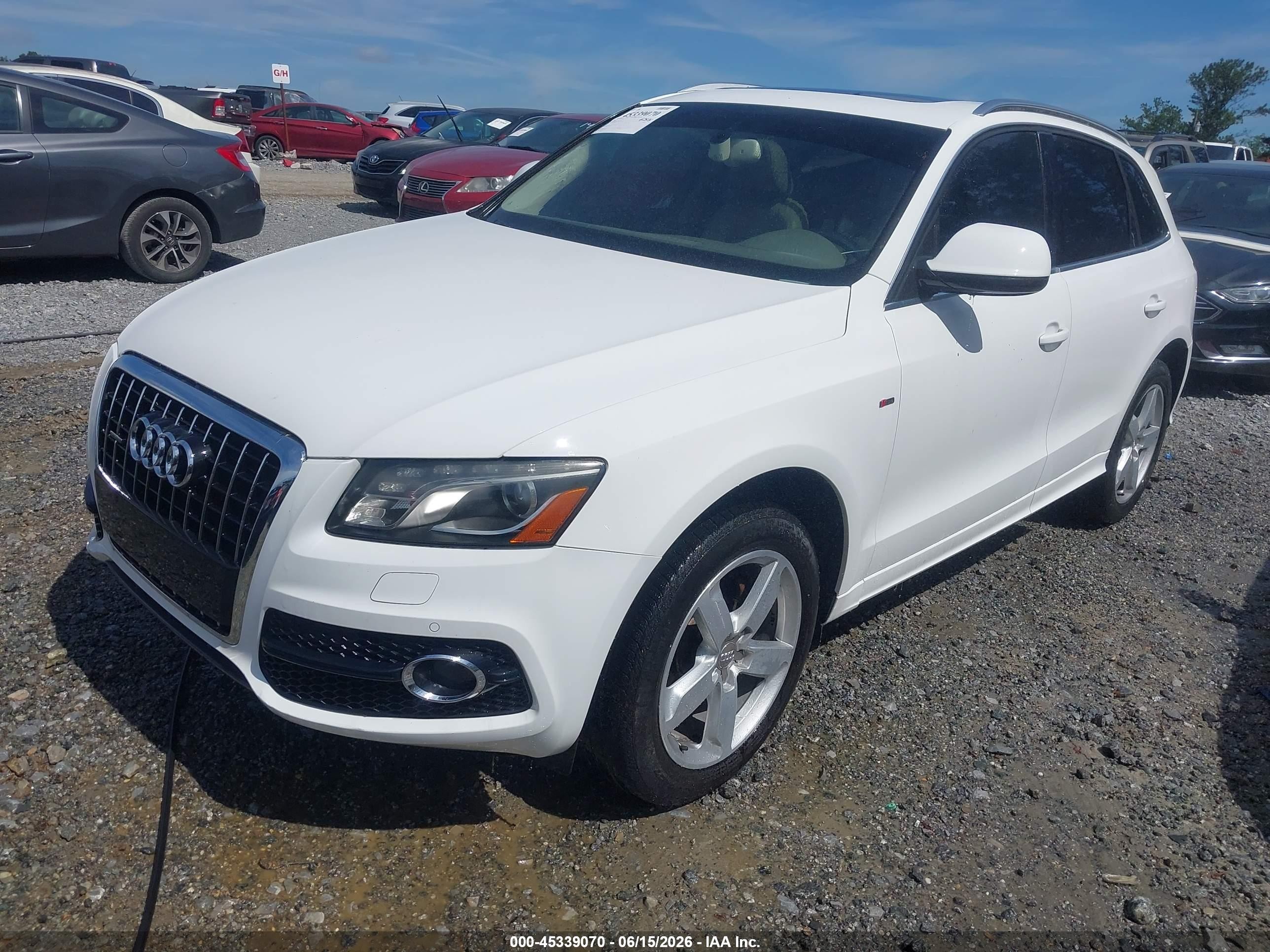 2011 Audi Q5 3.2 Premium Plus White vin: WA1DKAFP9BA050392