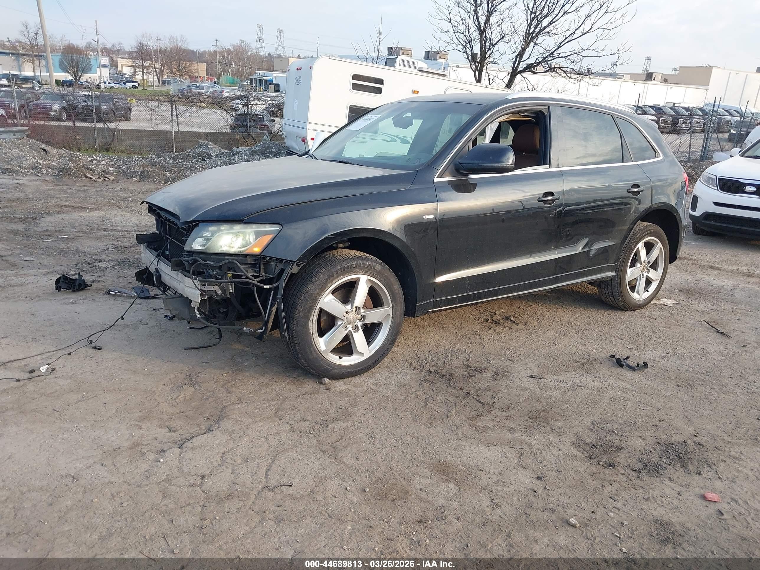 2011 Audi Q5 3.2 Premium Plus Black vin: WA1DKAFPXBA110826