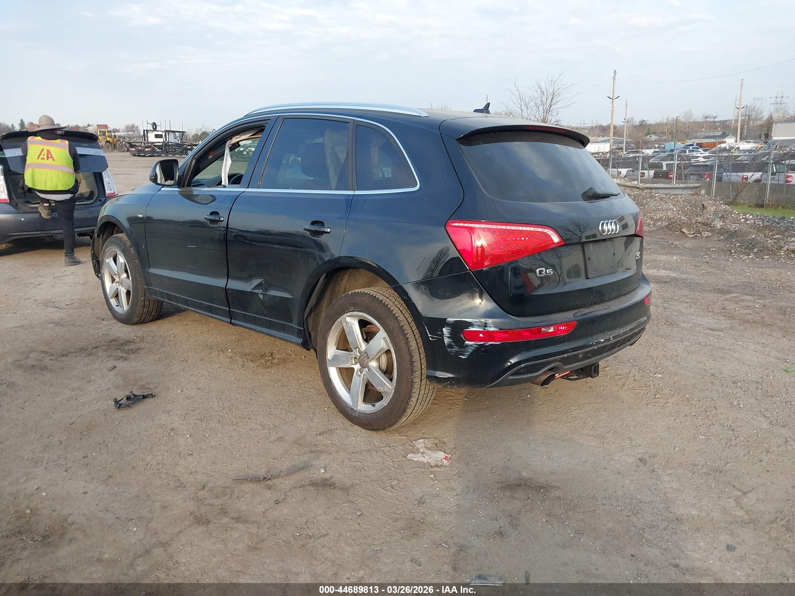 2011 Audi Q5 3.2 Premium Plus Black vin: WA1DKAFPXBA110826