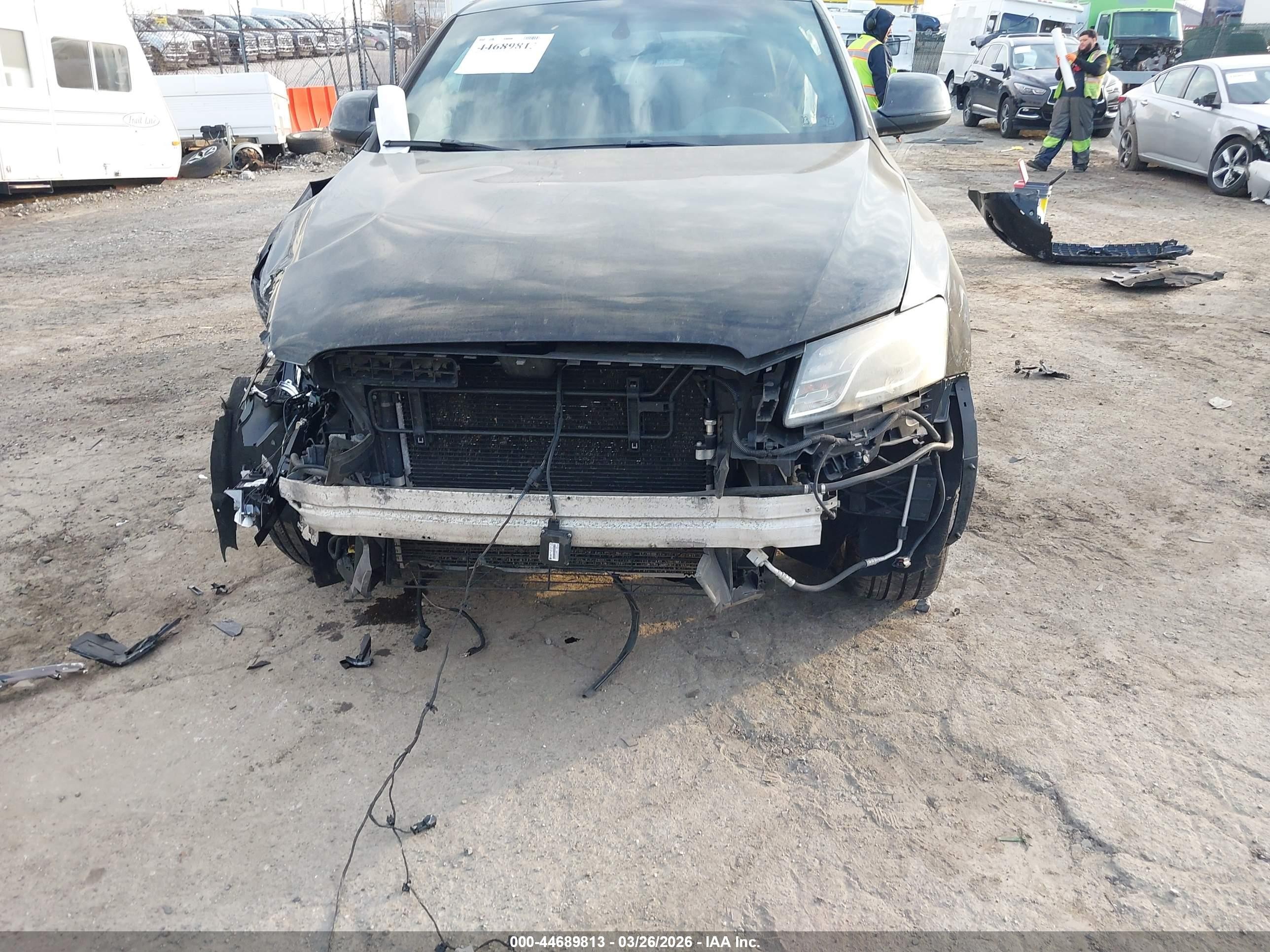 2011 Audi Q5 3.2 Premium Plus Black vin: WA1DKAFPXBA110826