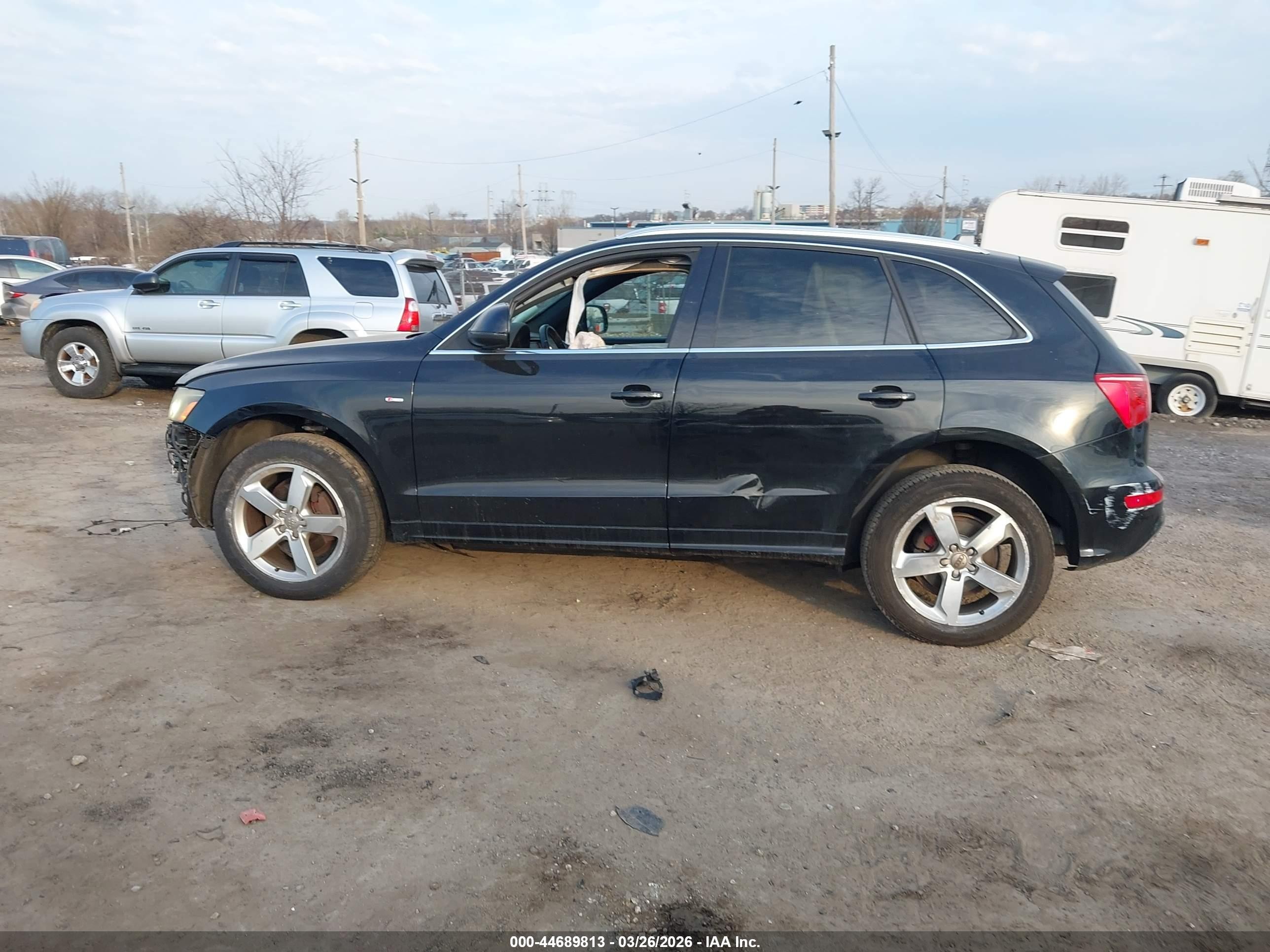 2011 Audi Q5 3.2 Premium Plus Black vin: WA1DKAFPXBA110826