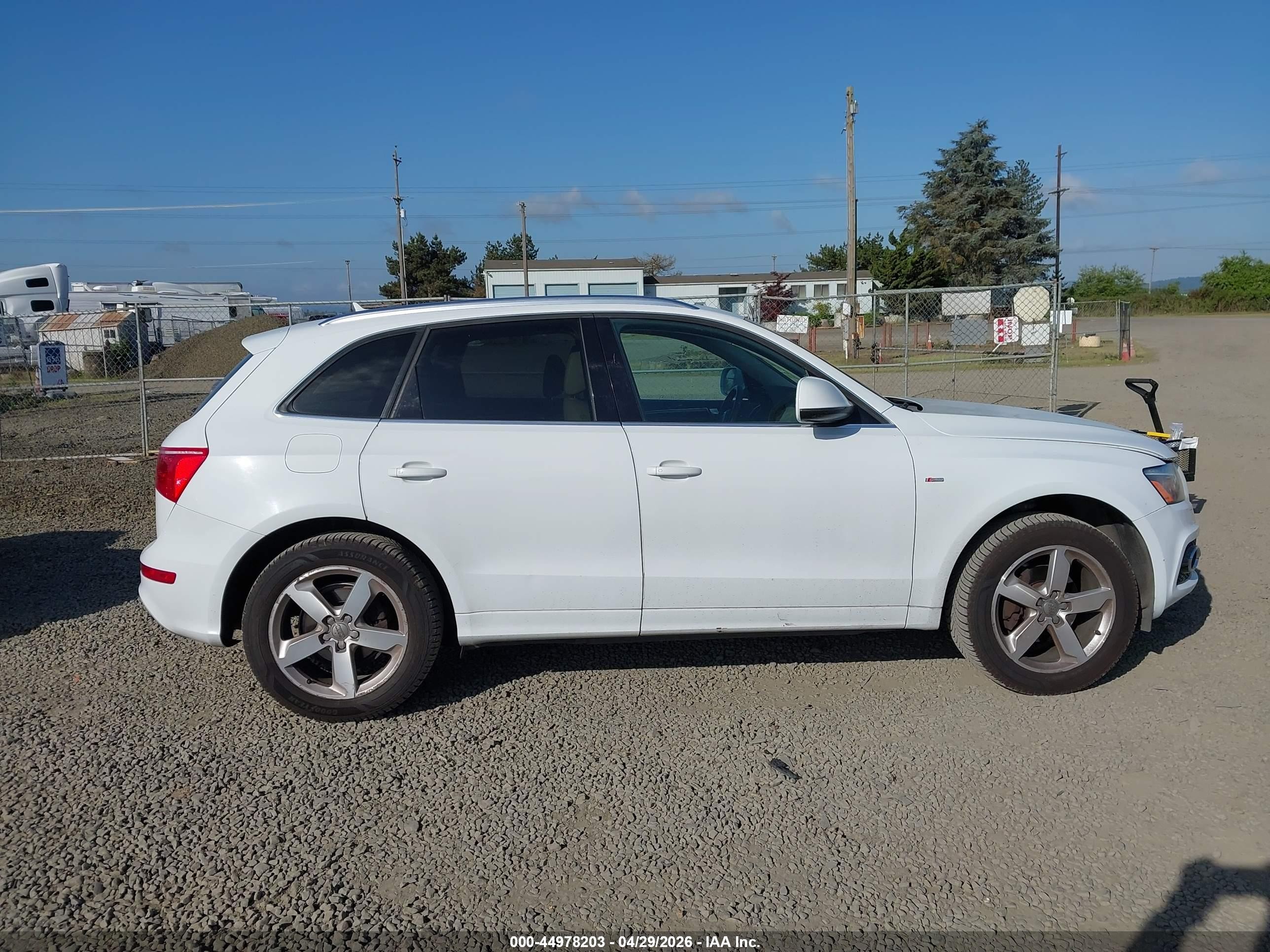 2012 Audi Q5 3.2 Premium Plus Белый vin: WA1DKAFPXCA098419