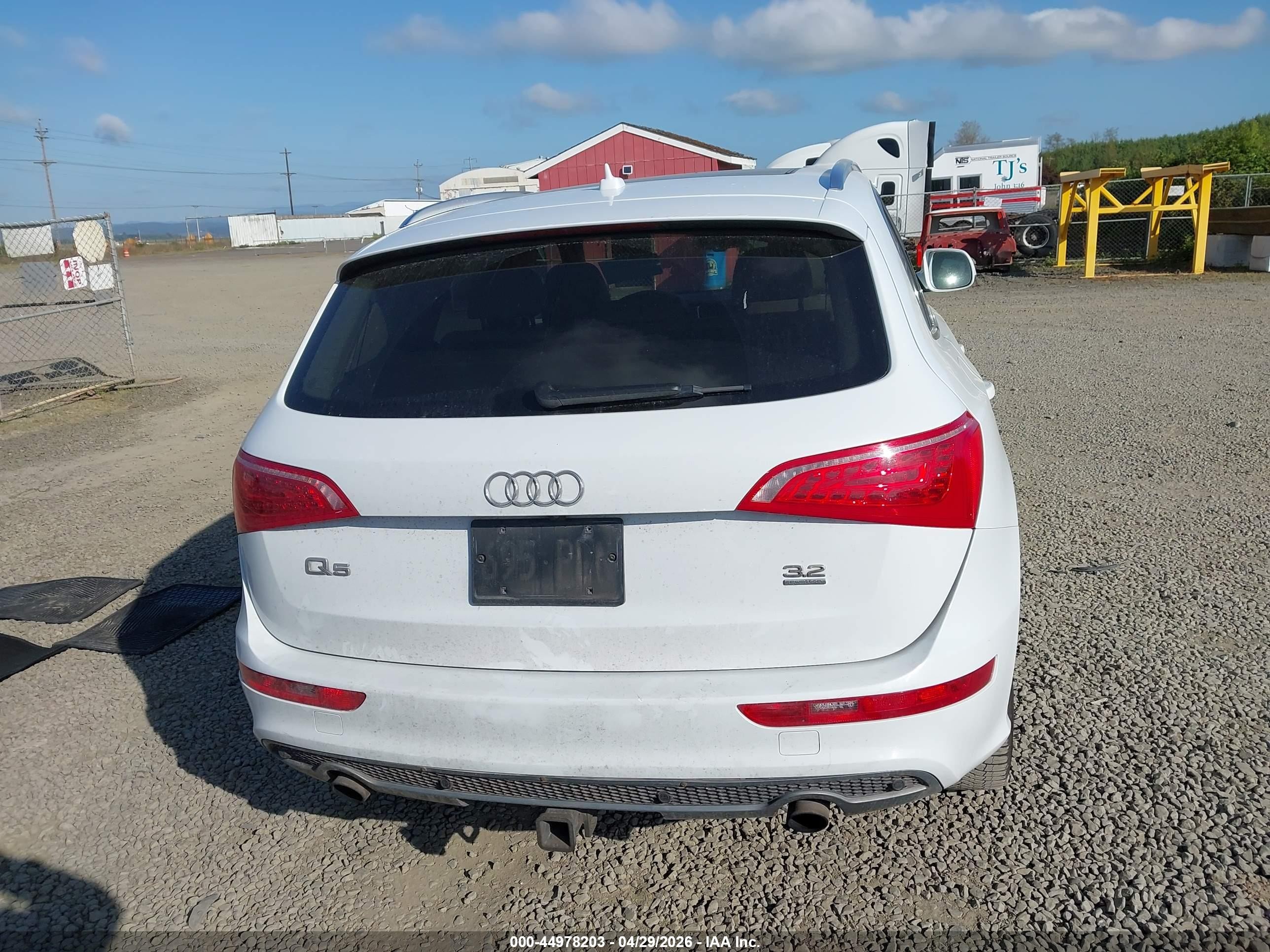 2012 Audi Q5 3.2 Premium Plus Белый vin: WA1DKAFPXCA098419