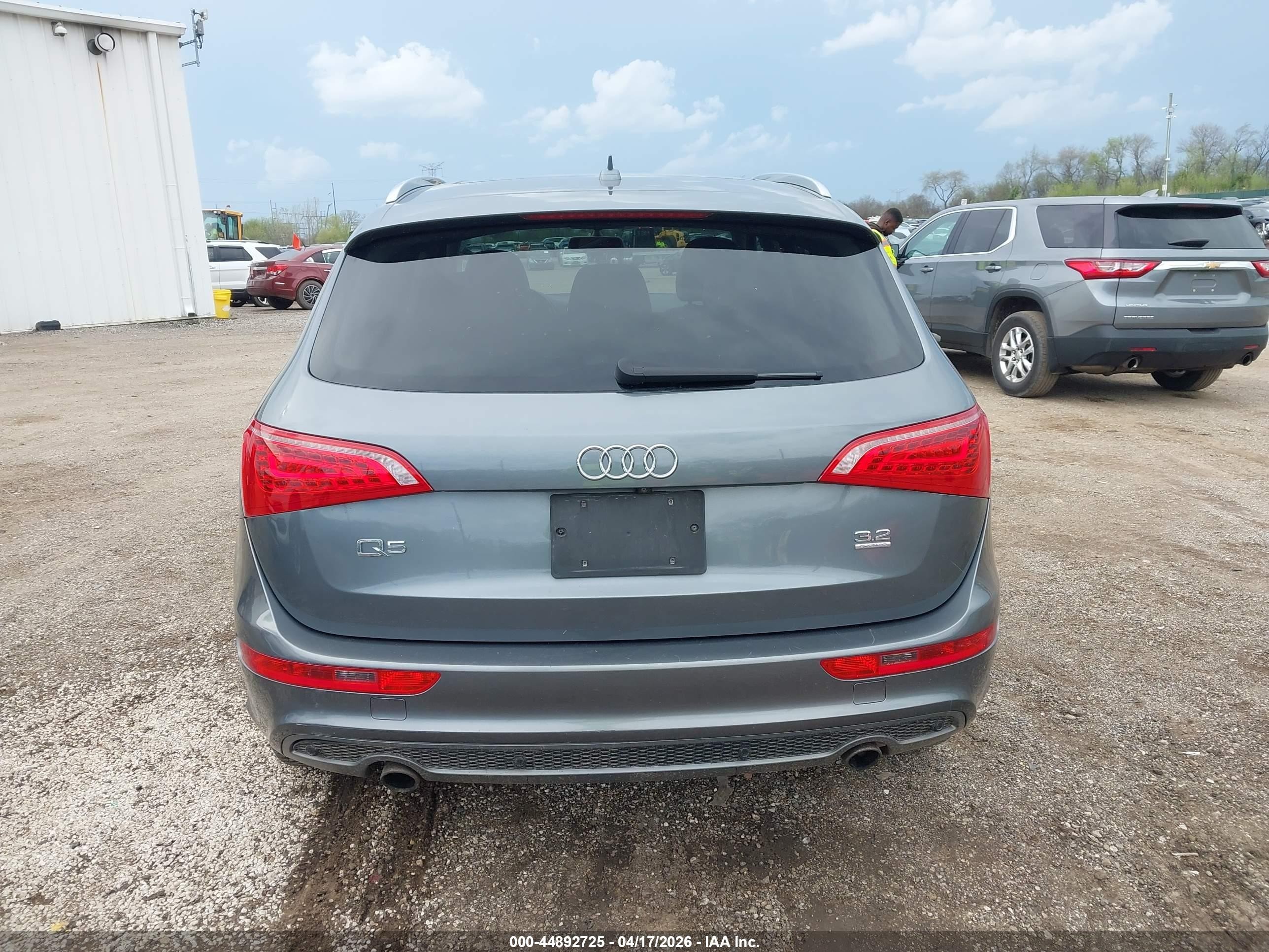 2012 Audi Q5 3.2 Premium Plus Gray vin: WA1DKBFP9CA011728