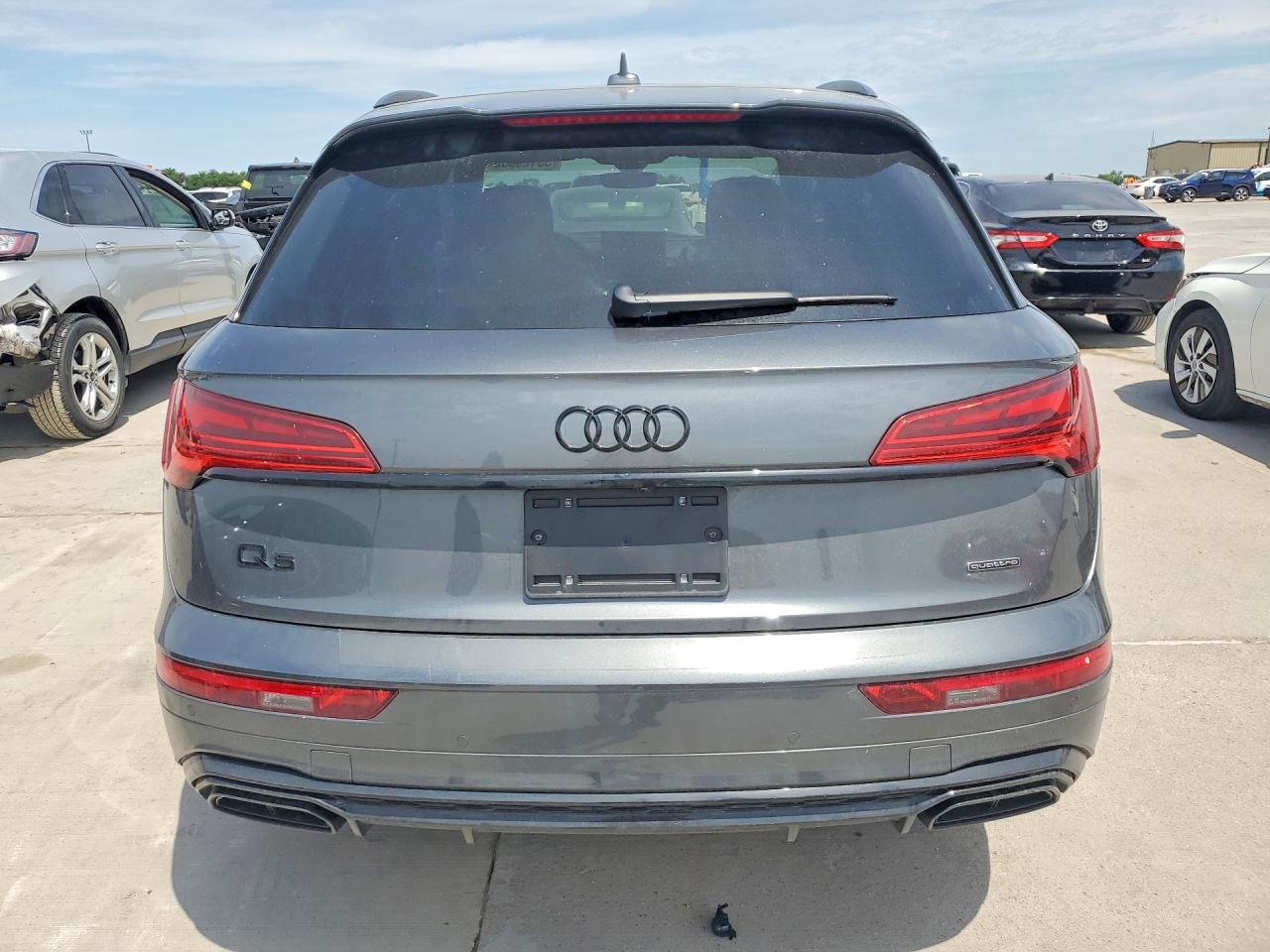2025 Audi Q5 E Premium Plus 55 Gray vin: WA1E2AFY5S2064474