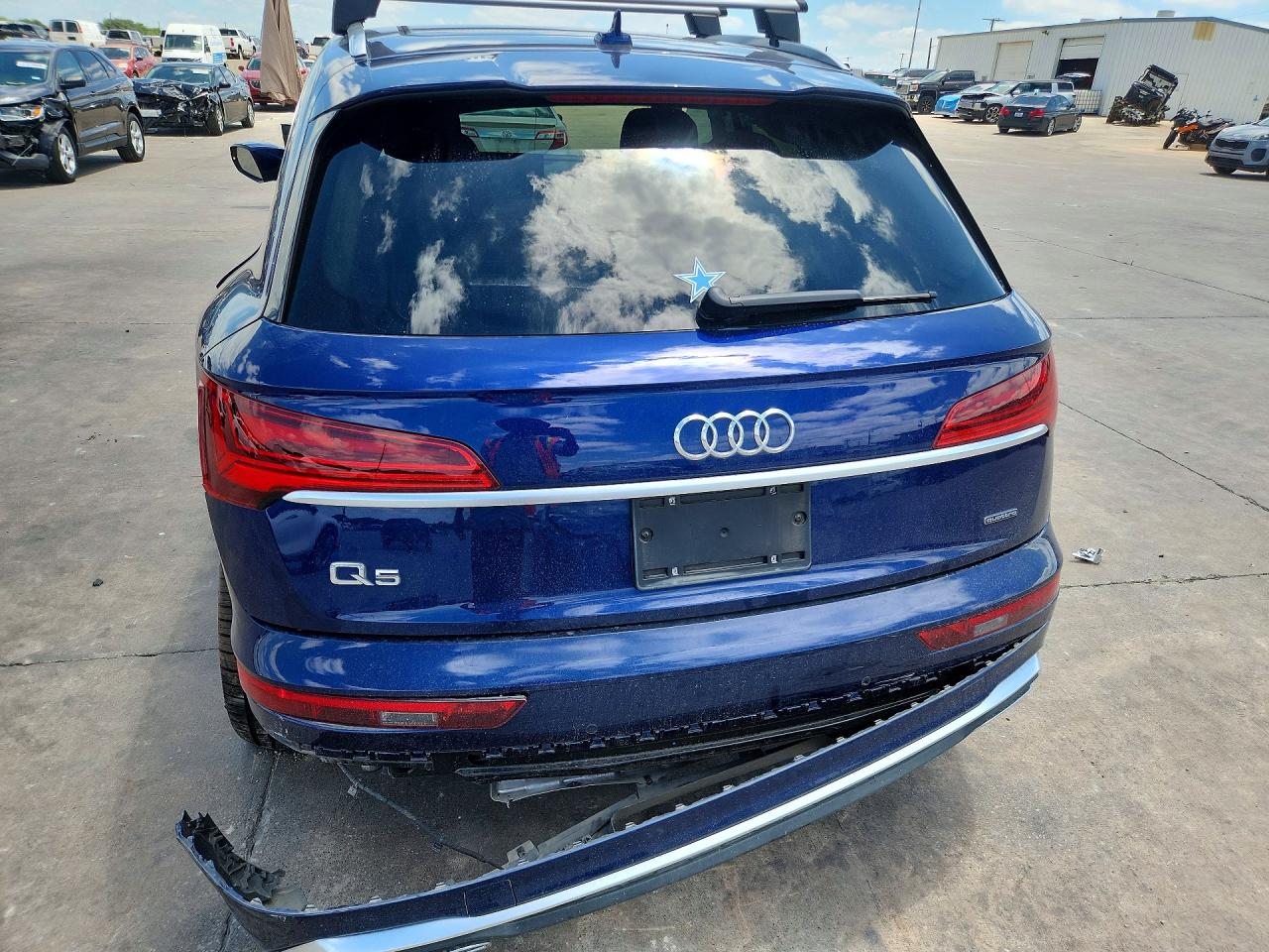 2022 Audi Q5 Premium Plus 45 Blue vin: WA1EAAFY0N2098636