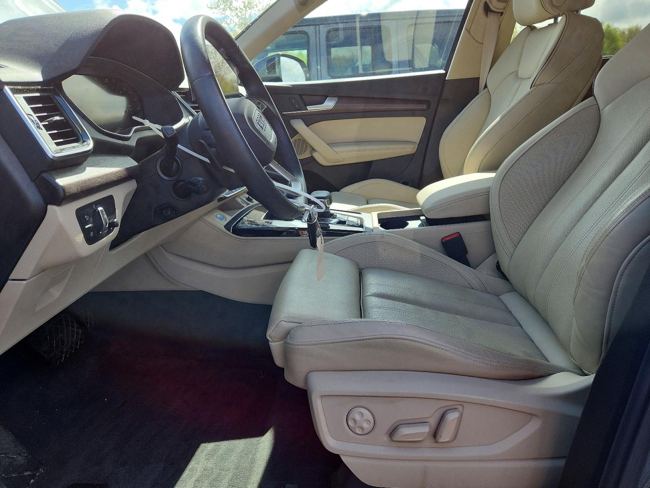 2024 Audi Q5 Premium Plus 45 Серый vin: WA1EAAFY0R2021660