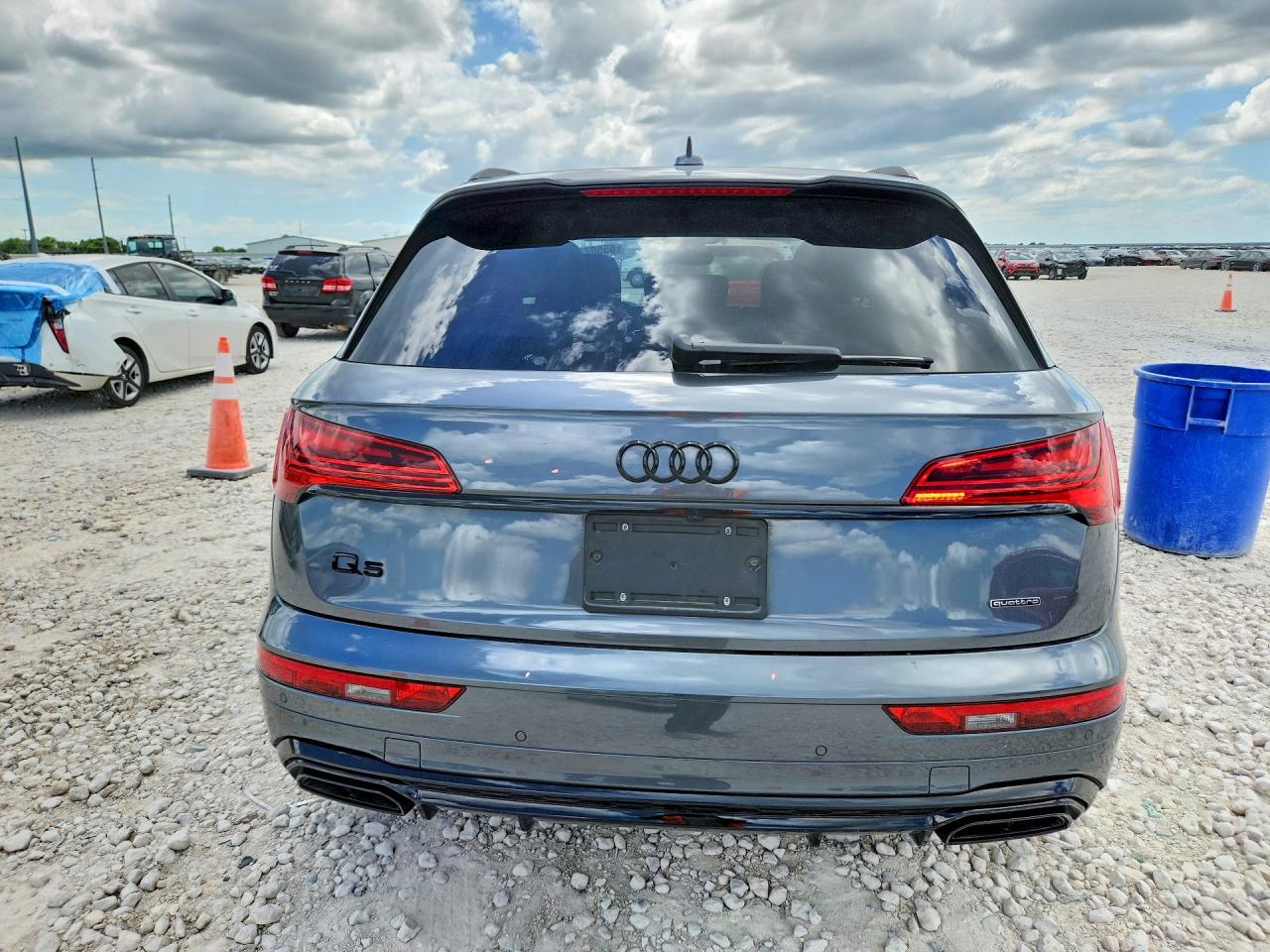 2024 Audi Q5 Premium Plus 45 Gray vin: WA1EAAFY0R2034795