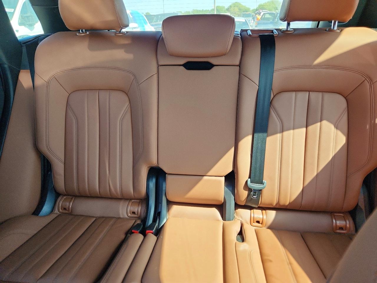 2022 Audi Q5 Premium Plus 45 Серебряный vin: WA1EAAFY2N2097083