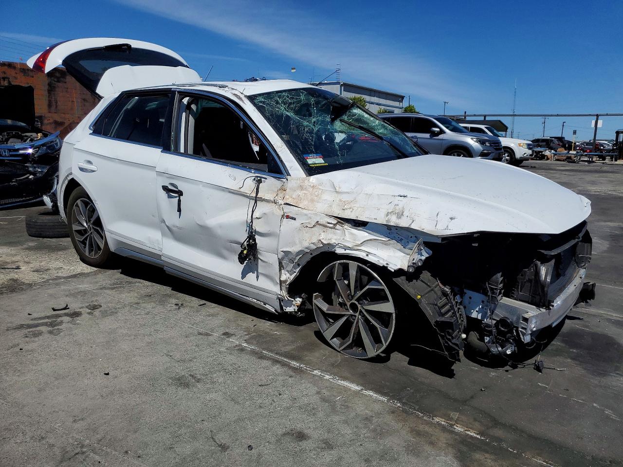 2024 Audi Q5 Premium Plus 45 White vin: WA1EAAFY2R2090608