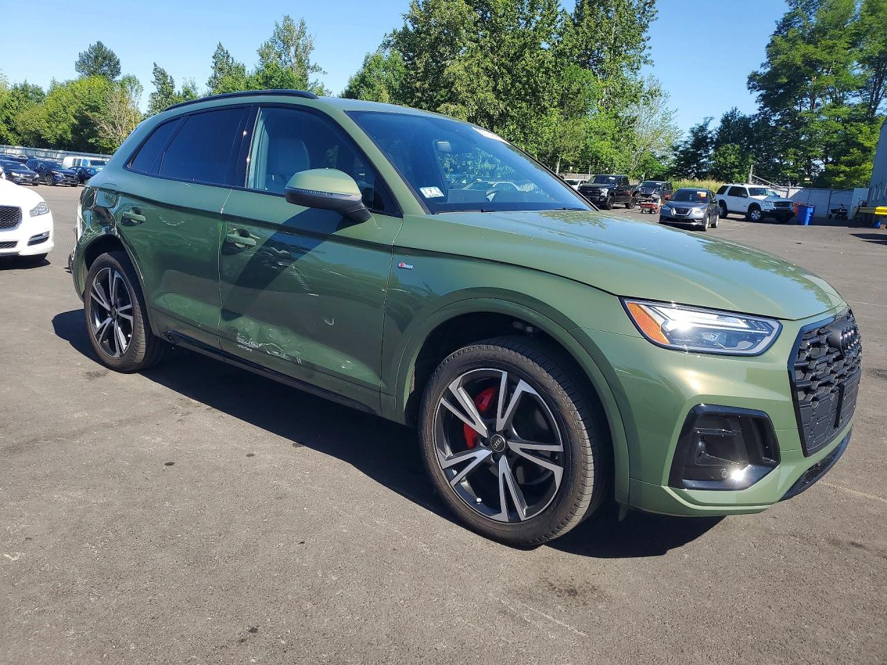 2025 Audi Q5 Premium Plus 45 Green vin: WA1EAAFY3S2017785