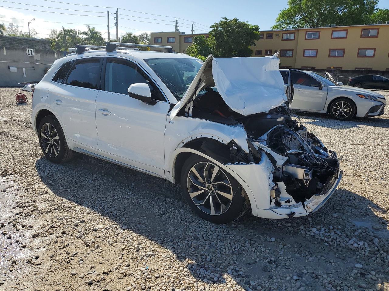 2023 Audi Q5 Premium Plus 45 White vin: WA1EAAFY4P2124593