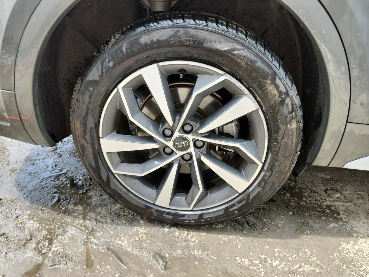 2024 Audi Q5 Premium Plus 45 Серый vin: WA1EAAFY9R2132403 Damage: Right Rear Wheel, Curb Rash, > 12 Inches