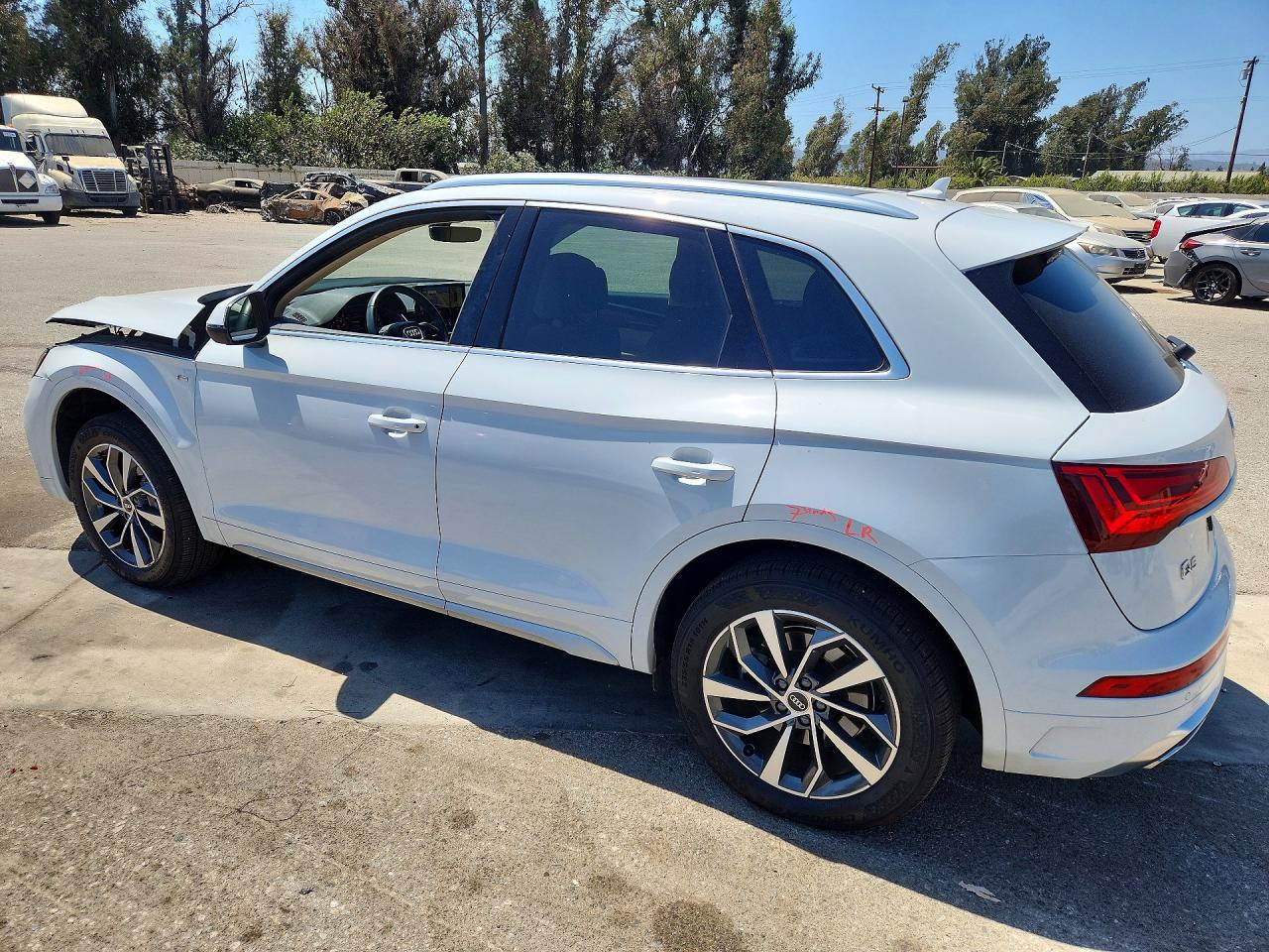 2023 Audi Q5 Premium Plus 45 Белый vin: WA1EAAFYXP2151992