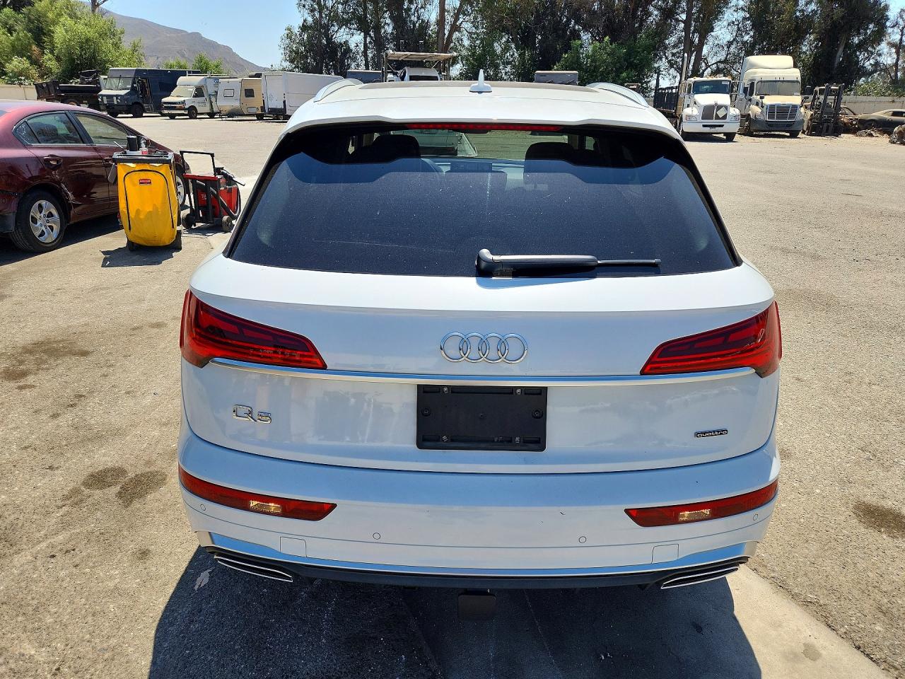 2023 Audi Q5 Premium Plus 45 Белый vin: WA1EAAFYXP2151992
