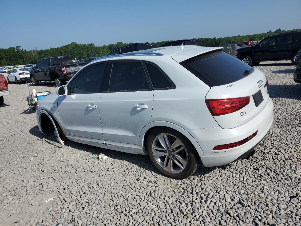 2018 Audi Q3 Premium Белый vin: WA1ECCFS0JR024930