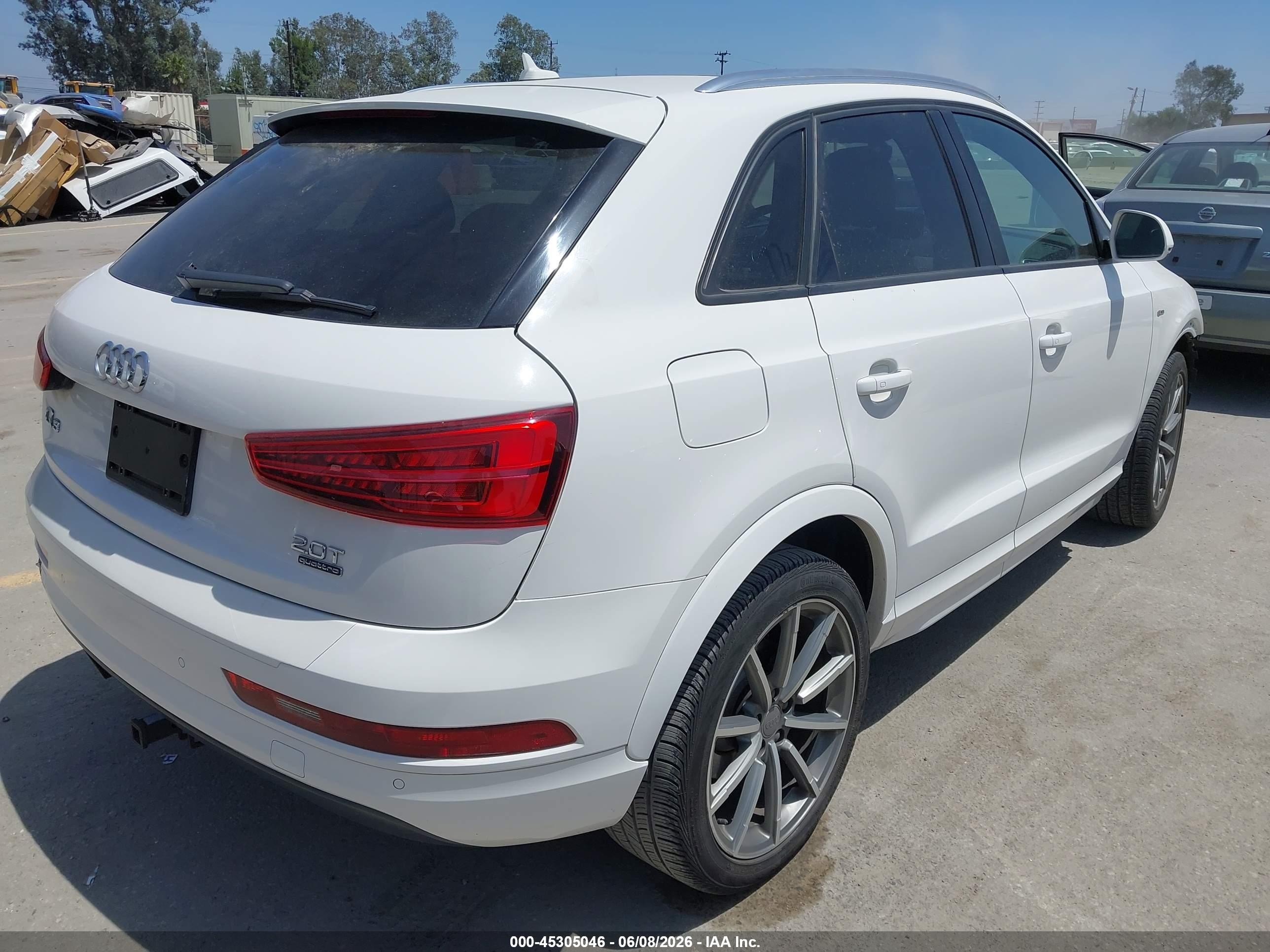 2018 Audi Q3 2.0t Premium/2.0t Sport Premium White vin: WA1ECCFS5JR010294