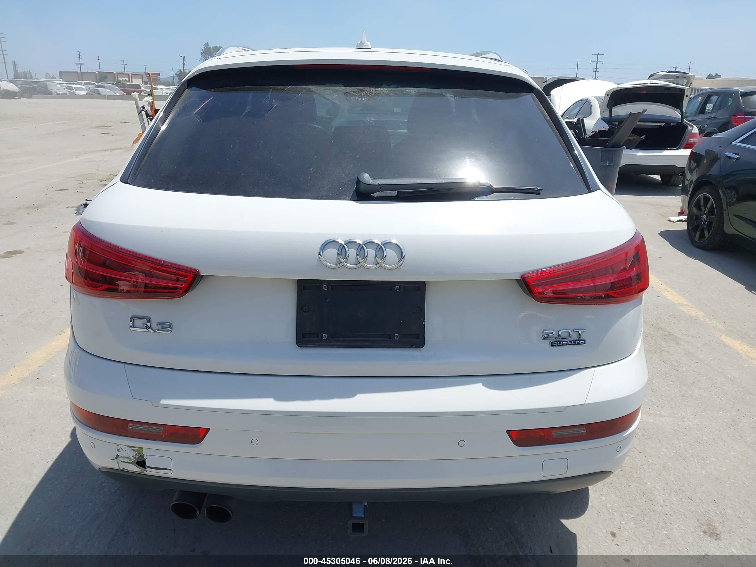 2018 Audi Q3 2.0t Premium/2.0t Sport Premium White vin: WA1ECCFS5JR010294