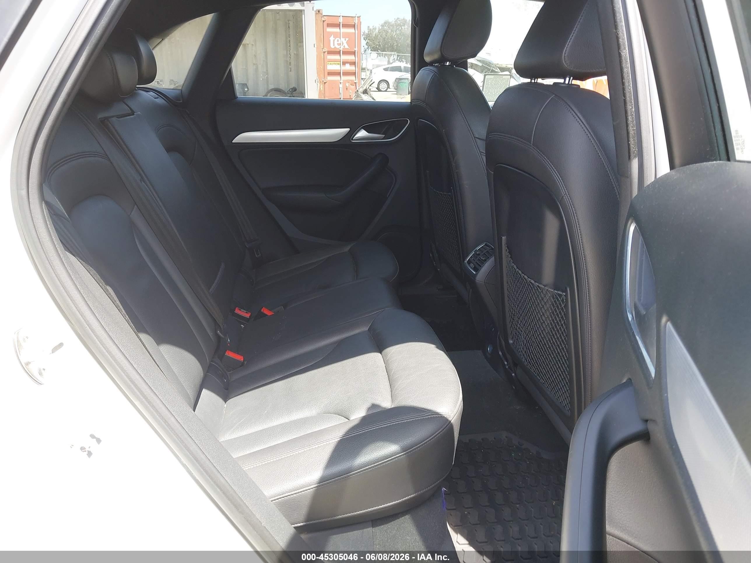 2018 Audi Q3 2.0t Premium/2.0t Sport Premium White vin: WA1ECCFS5JR010294