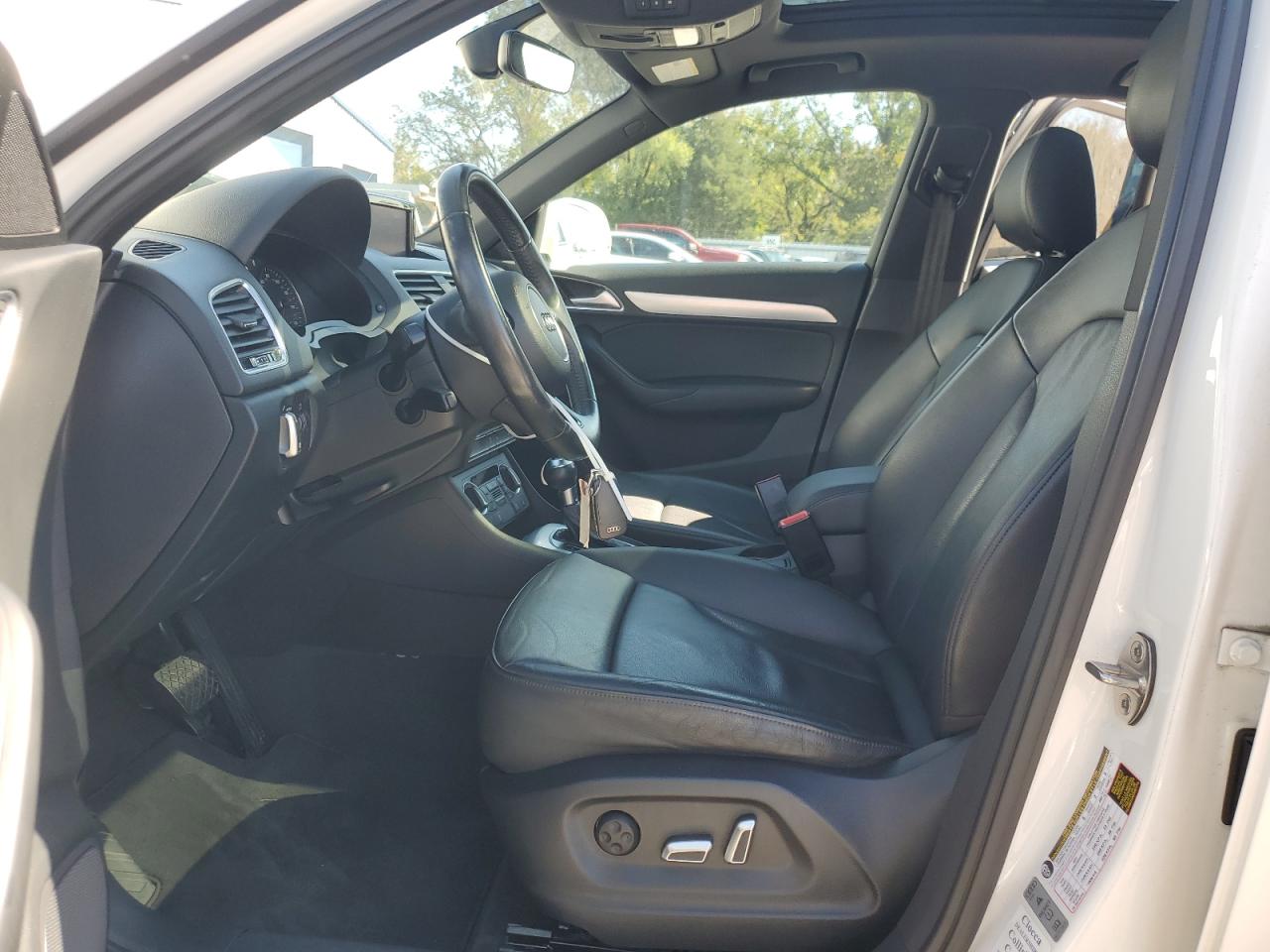 2018 Audi Q3 Premium White vin: WA1ECCFS7JR022494