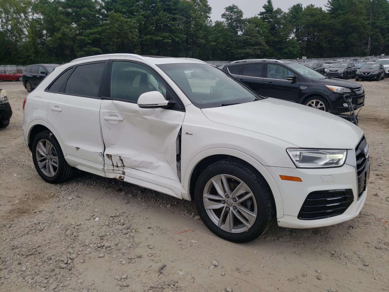 2018 Audi Q3 Premium Белый vin: WA1ECCFSXJR026670