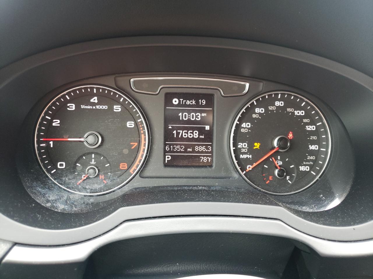 2018 Audi Q3 Premium Белый vin: WA1ECCFSXJR026670