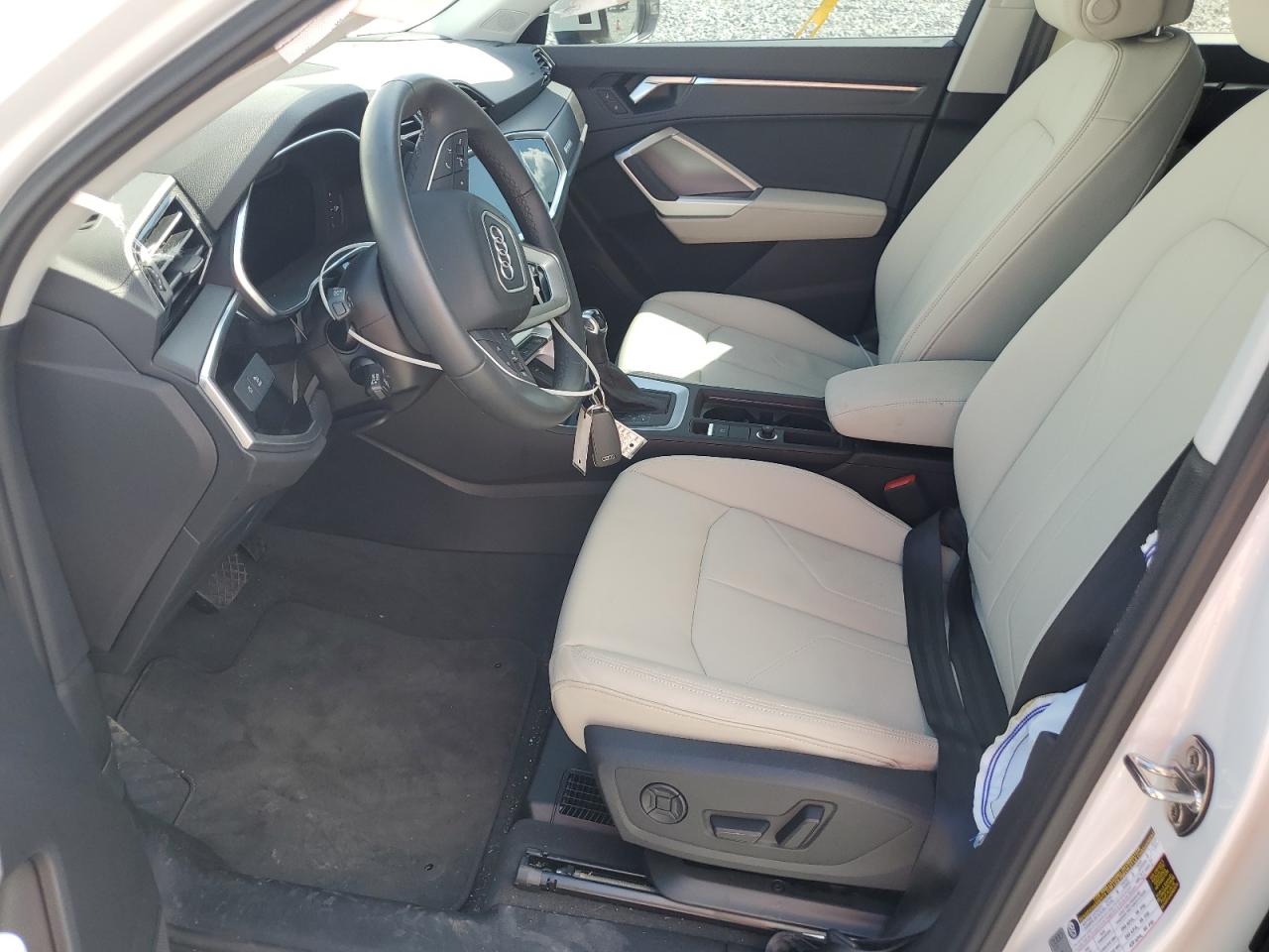 2024 Audi Q3 Premium Plus S Line 45 White vin: WA1EECF31R1207671