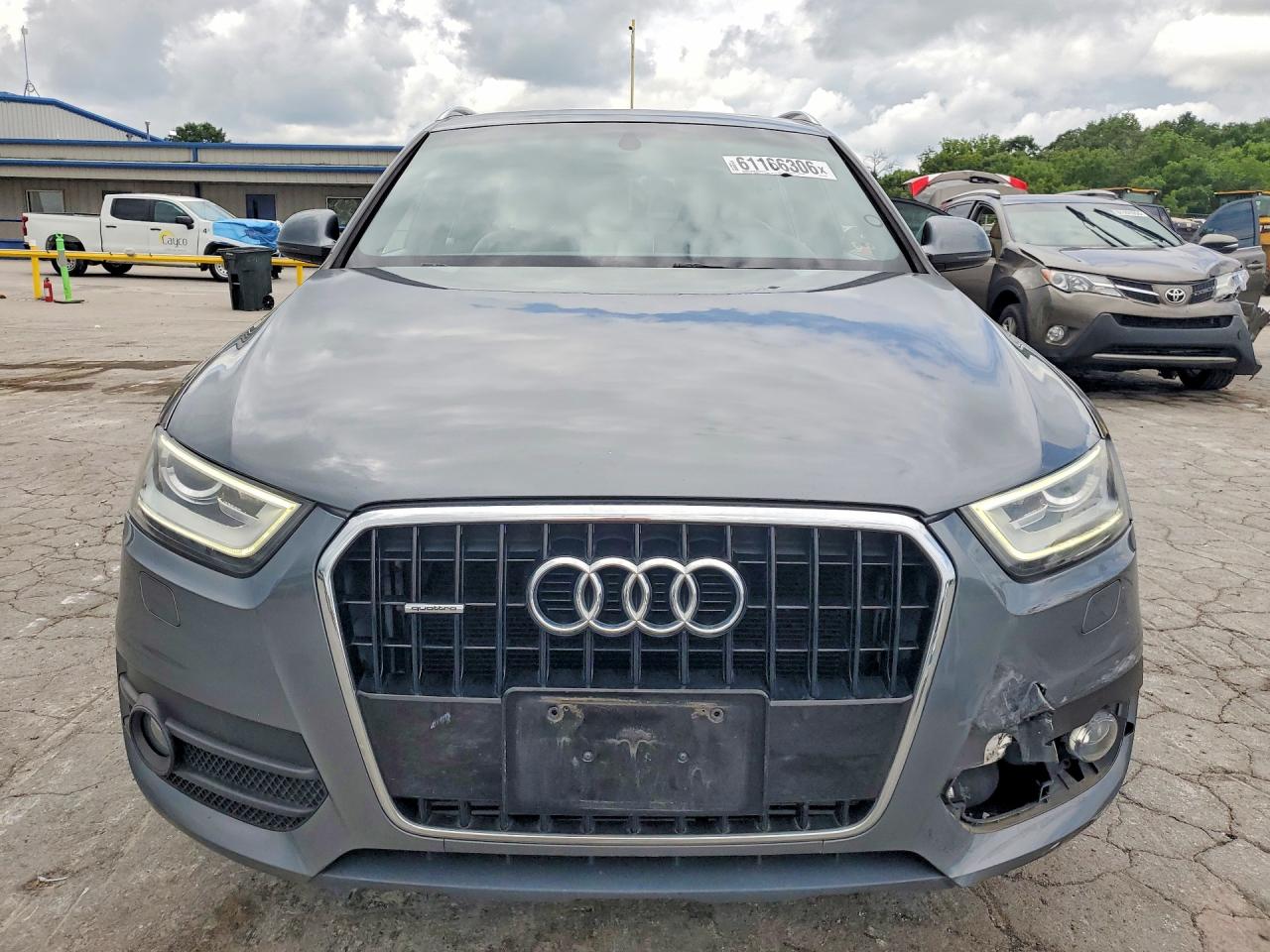 2015 Audi Q3 Premium Plus Серый vin: WA1EFCFS0FR003199