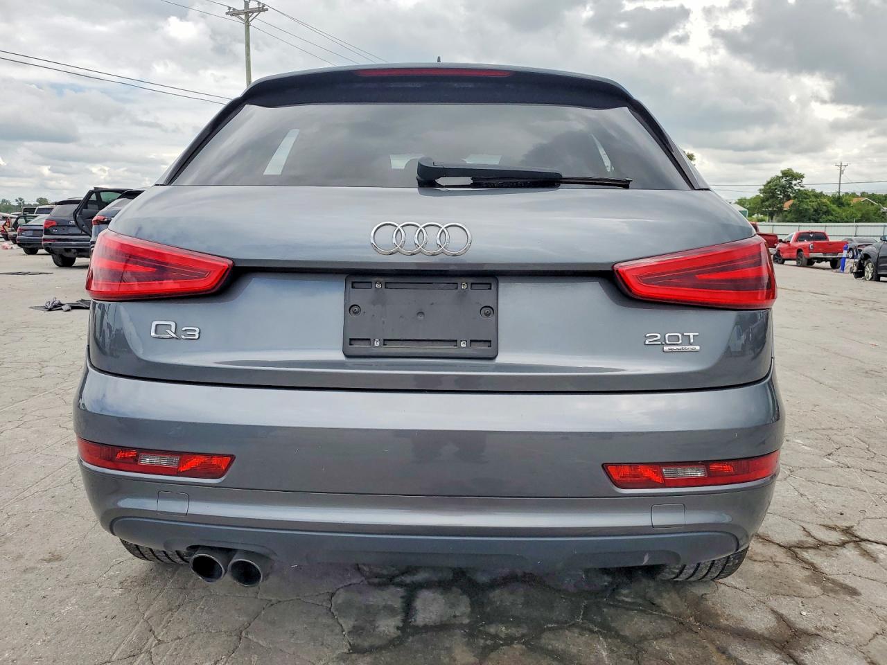 2015 Audi Q3 Premium Plus Серый vin: WA1EFCFS0FR003199