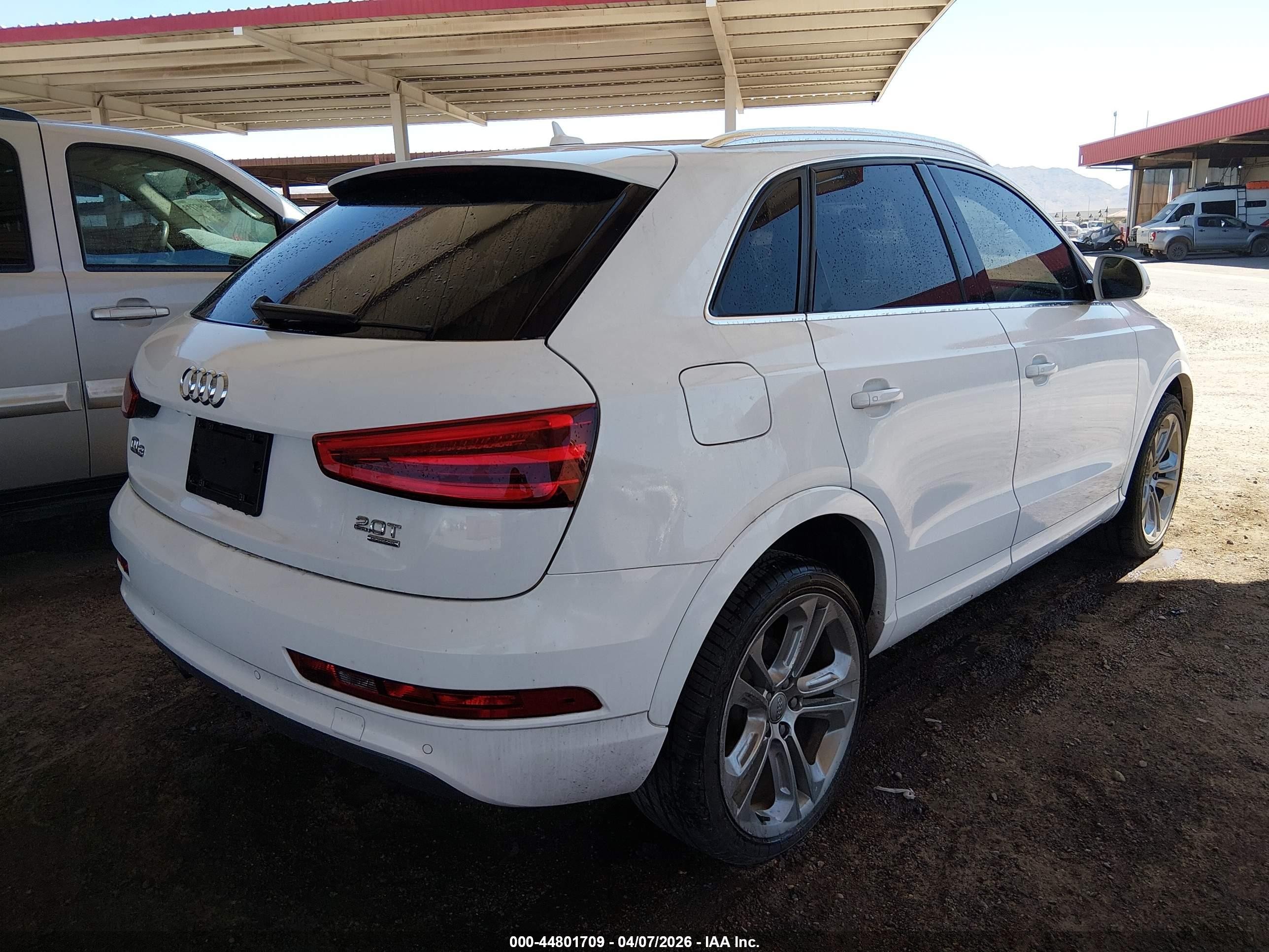 2015 Audi Q3 2.0t Premium Plus White vin: WA1EFCFS0FR012159