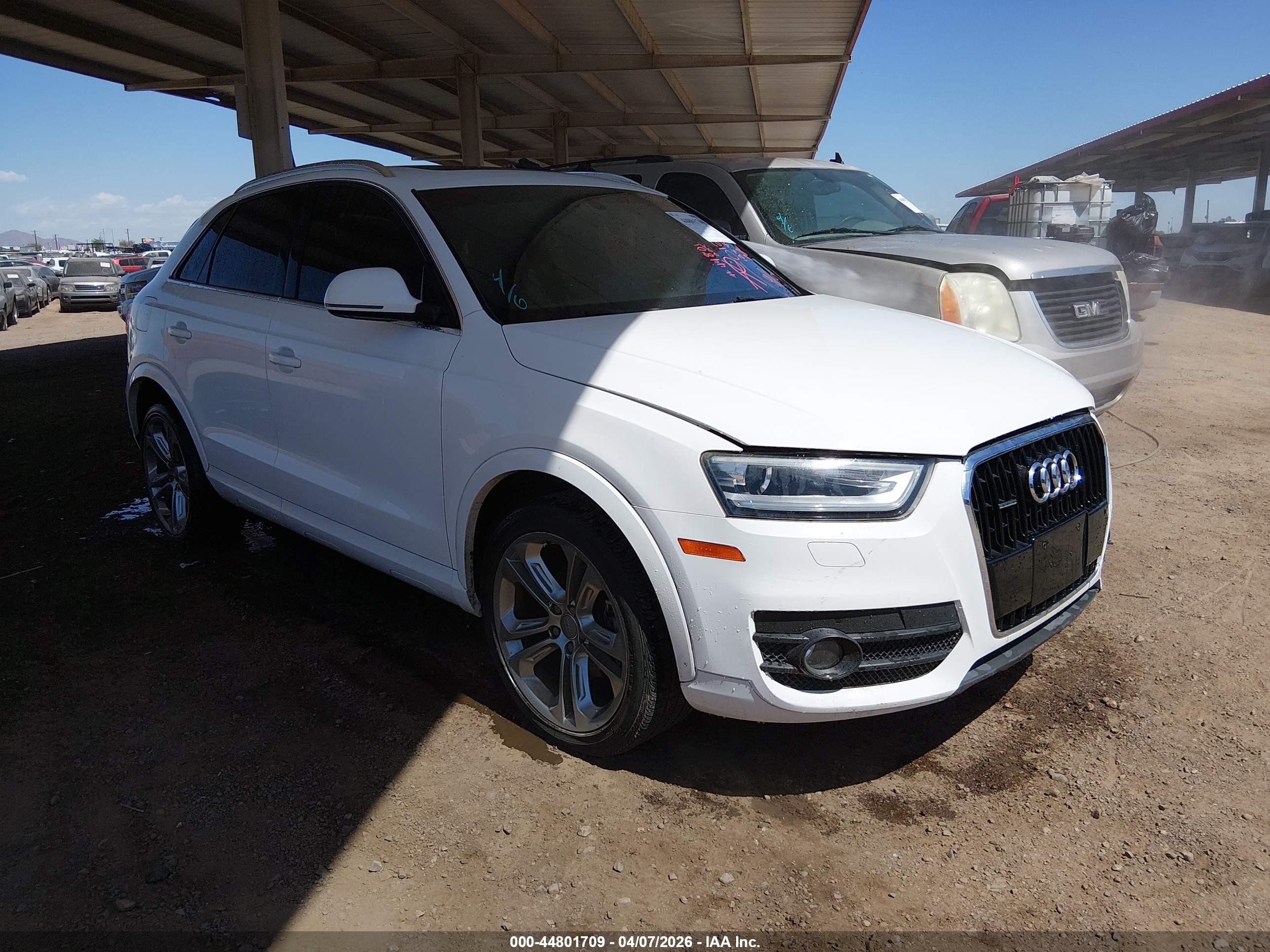 2015 Audi Q3 2.0t Premium Plus White vin: WA1EFCFS0FR012159