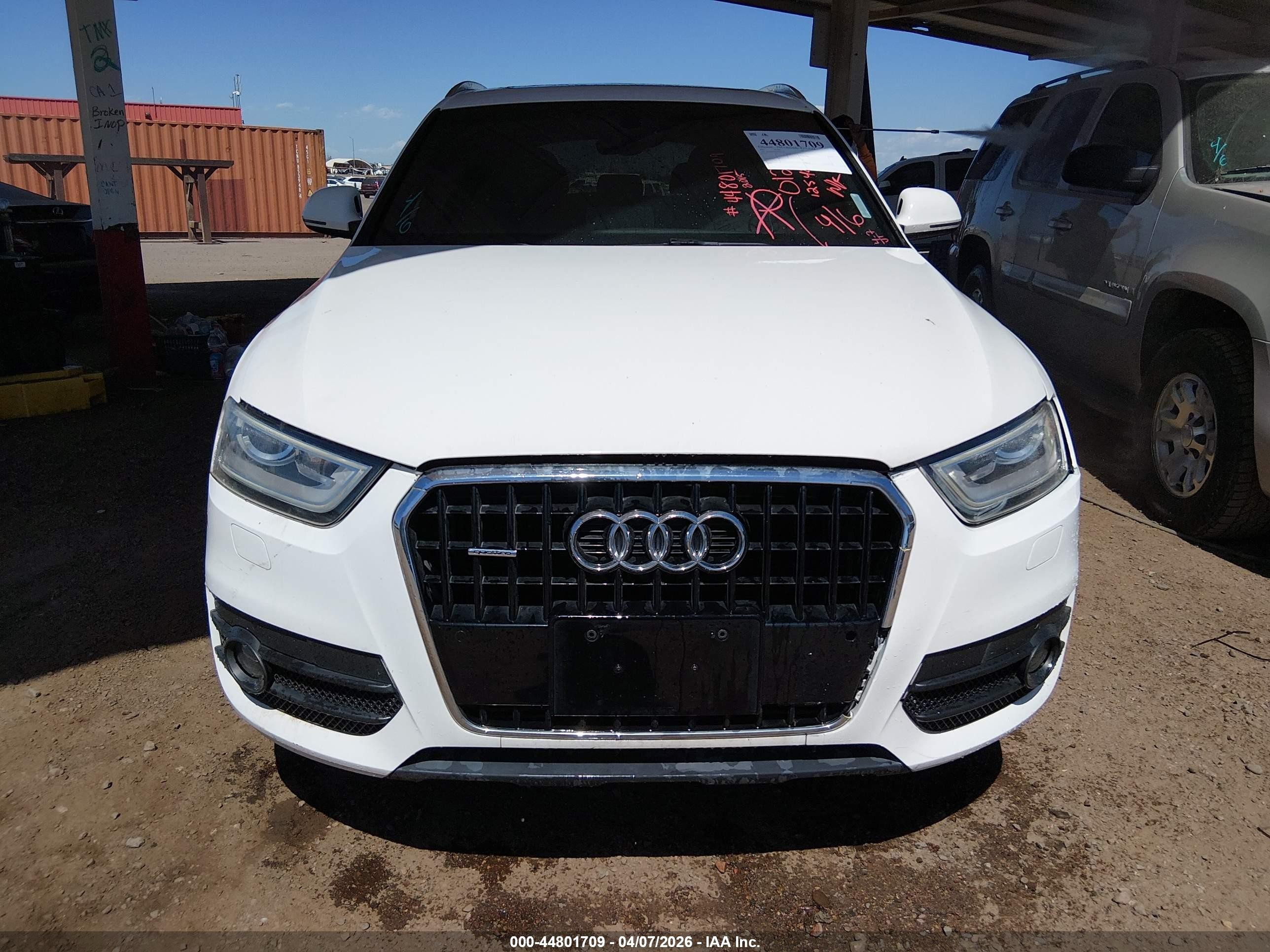 2015 Audi Q3 2.0t Premium Plus White vin: WA1EFCFS0FR012159