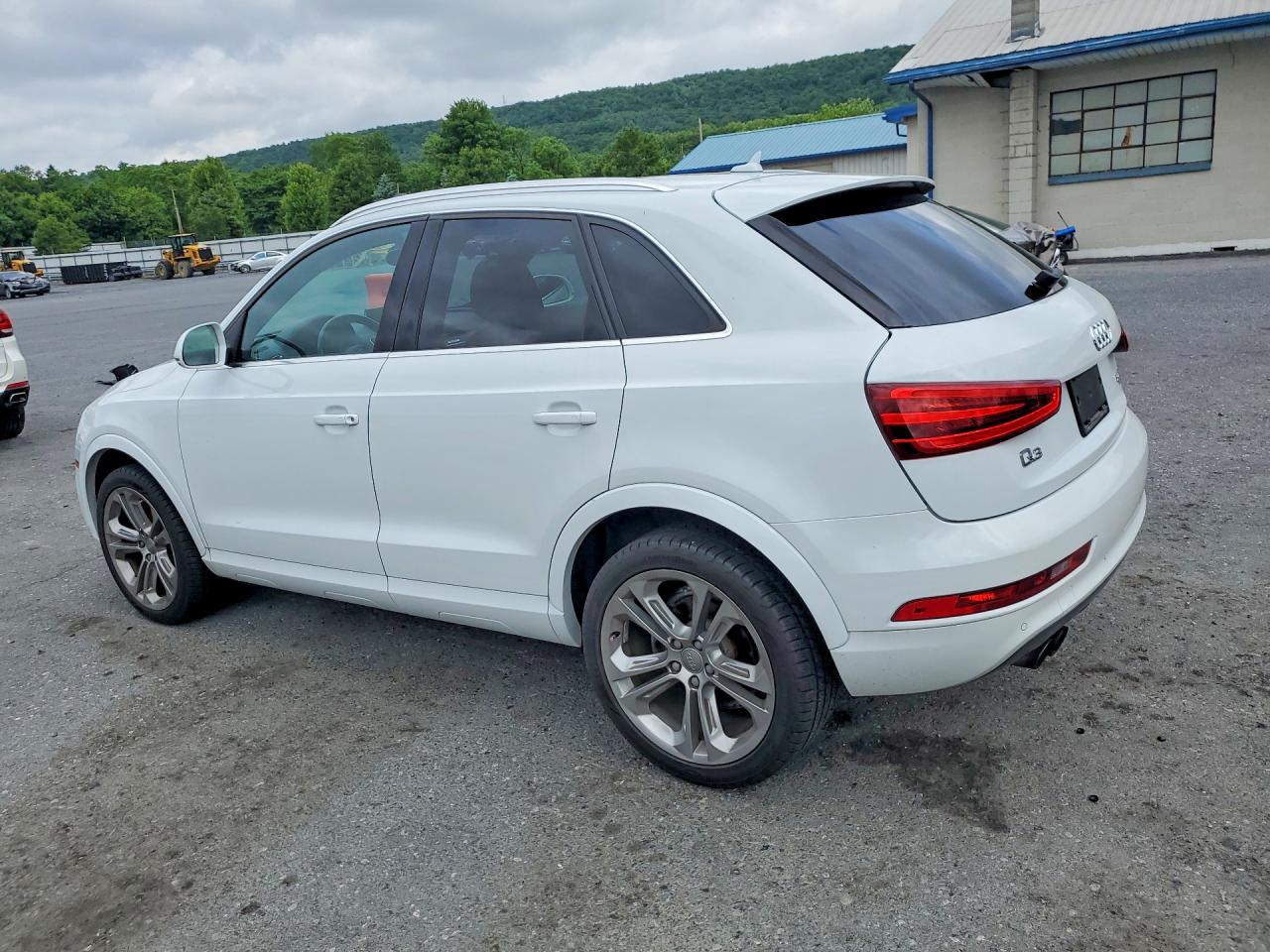 2015 Audi Q3 Premium Plus White vin: WA1EFCFS1FR004815