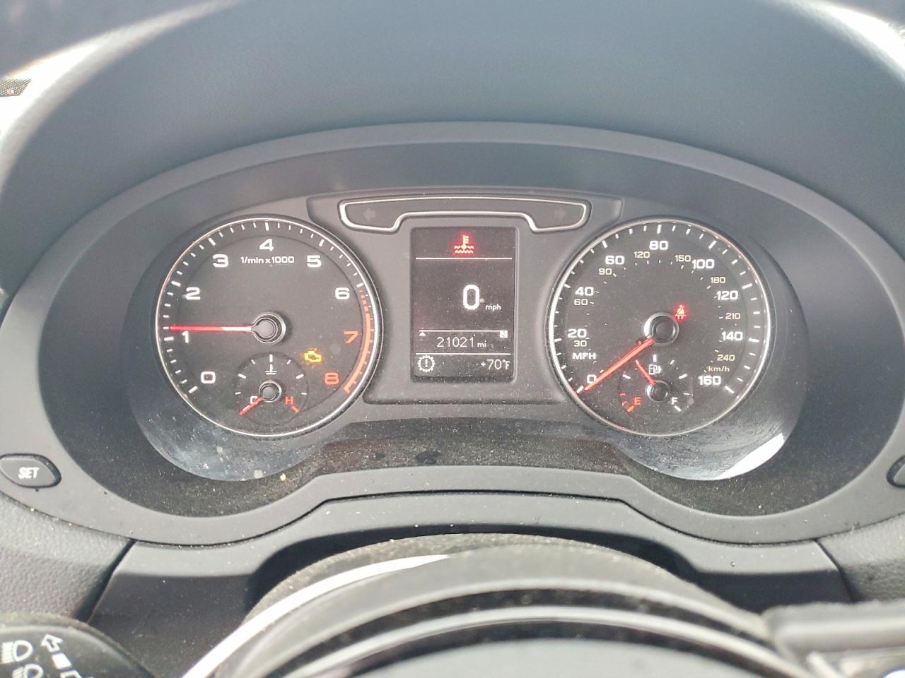 2015 Audi Q3 Белый vin: WA1EFCFS1FR009626