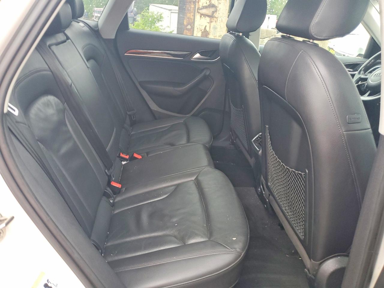 2015 Audi Q3 Белый vin: WA1EFCFS1FR009626
